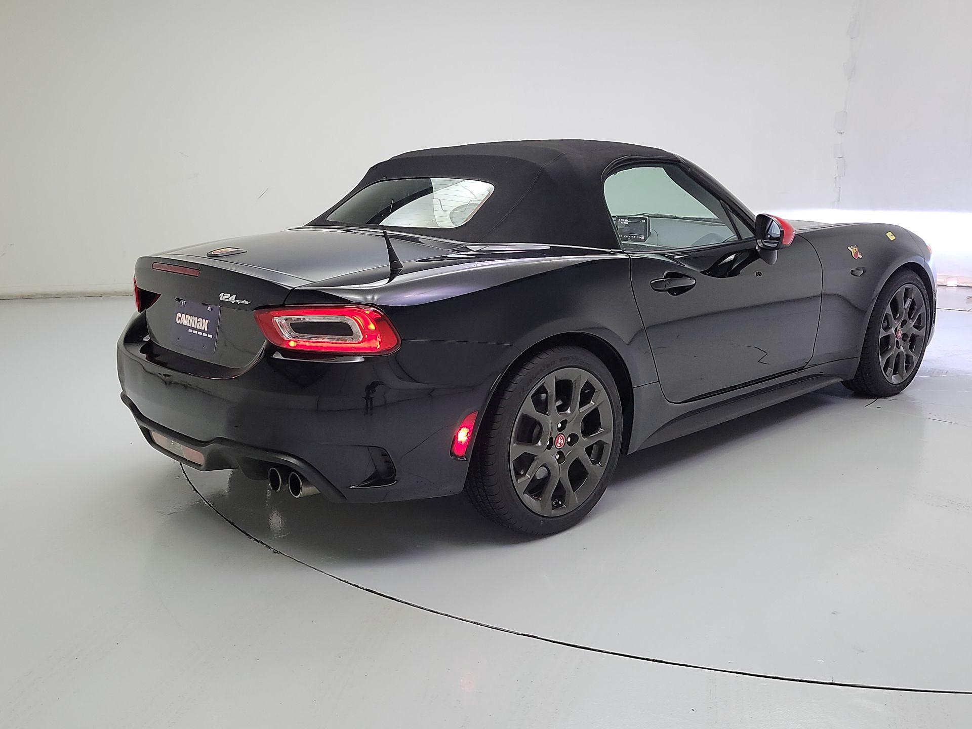 Thumbnail: 2017 Fiat 124 Spider - 5