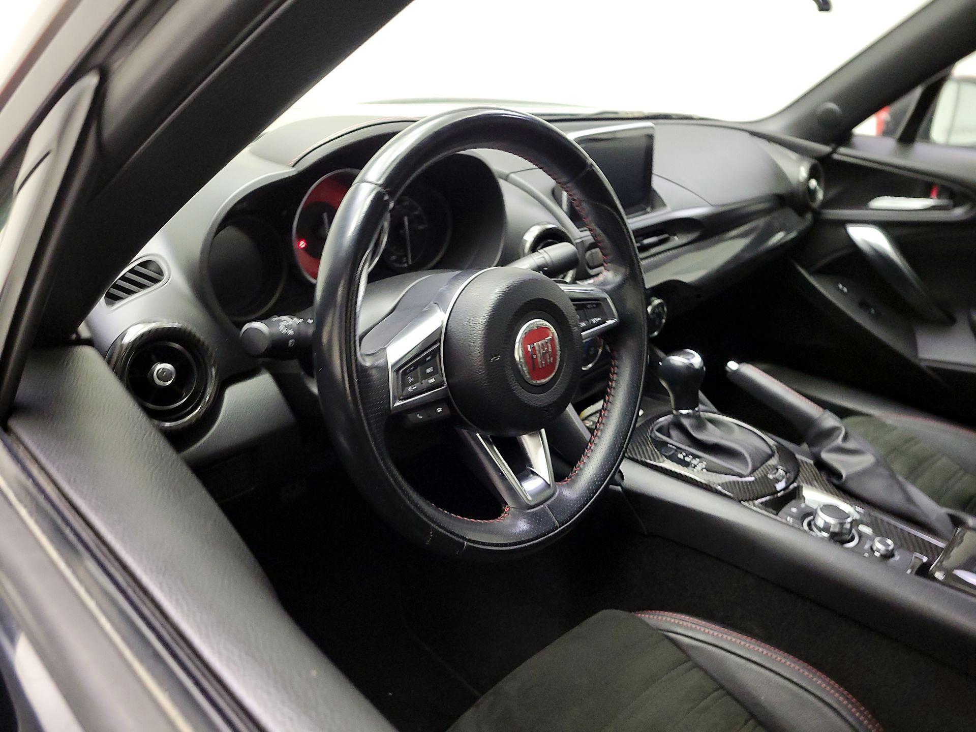 Thumbnail: 2017 Fiat 124 Spider - 8