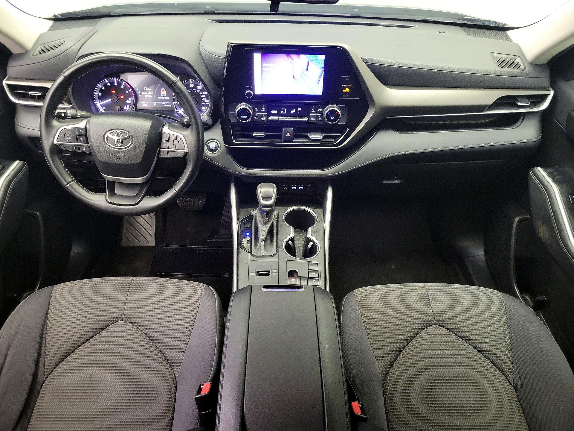 Thumbnail: 2023 Toyota Highlander - 9