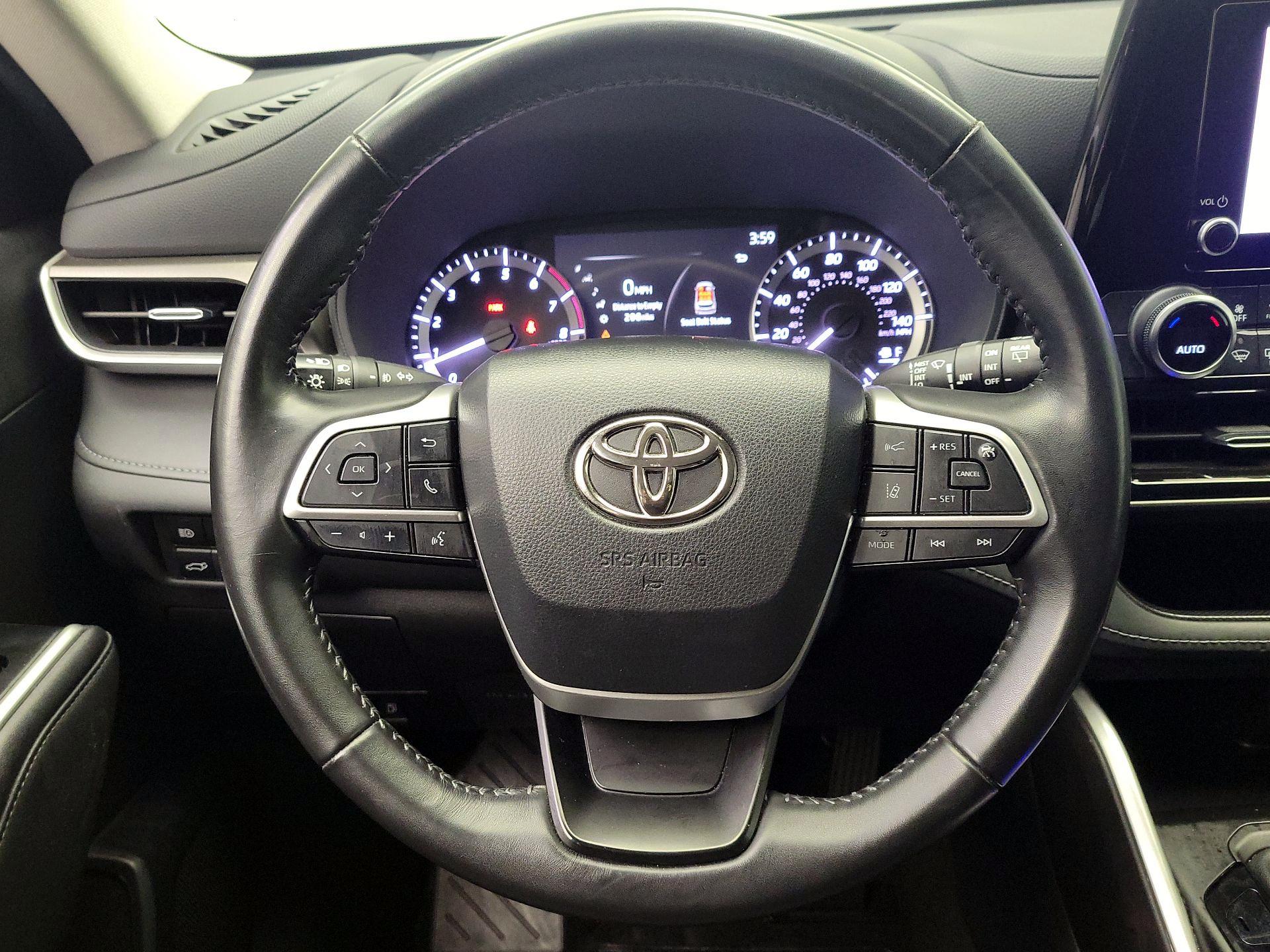 Thumbnail: 2023 Toyota Highlander - 10