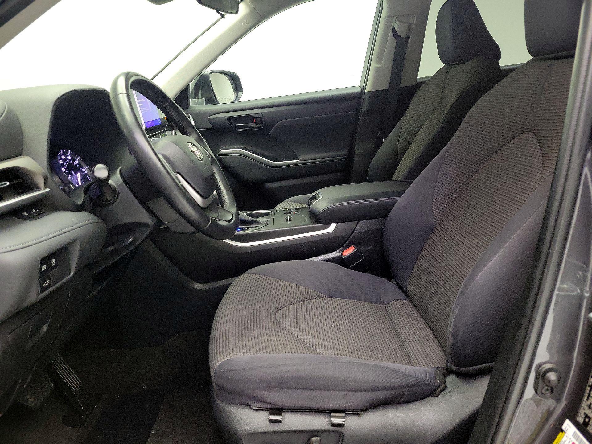 Thumbnail: 2023 Toyota Highlander - 11