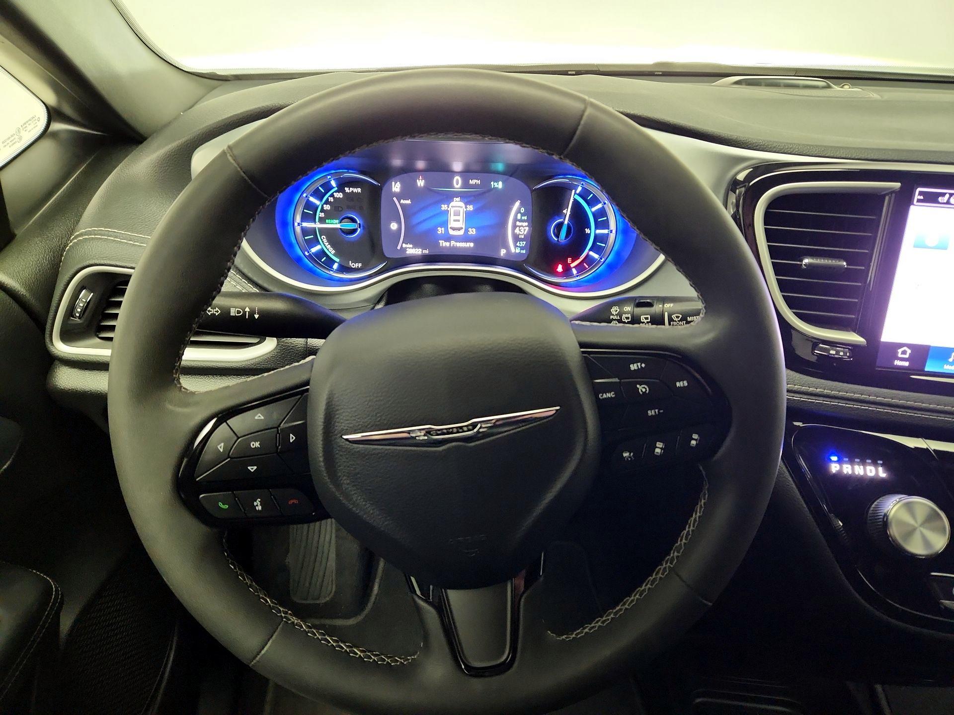 Thumbnail: 2022 Chrysler Pacifica - 10