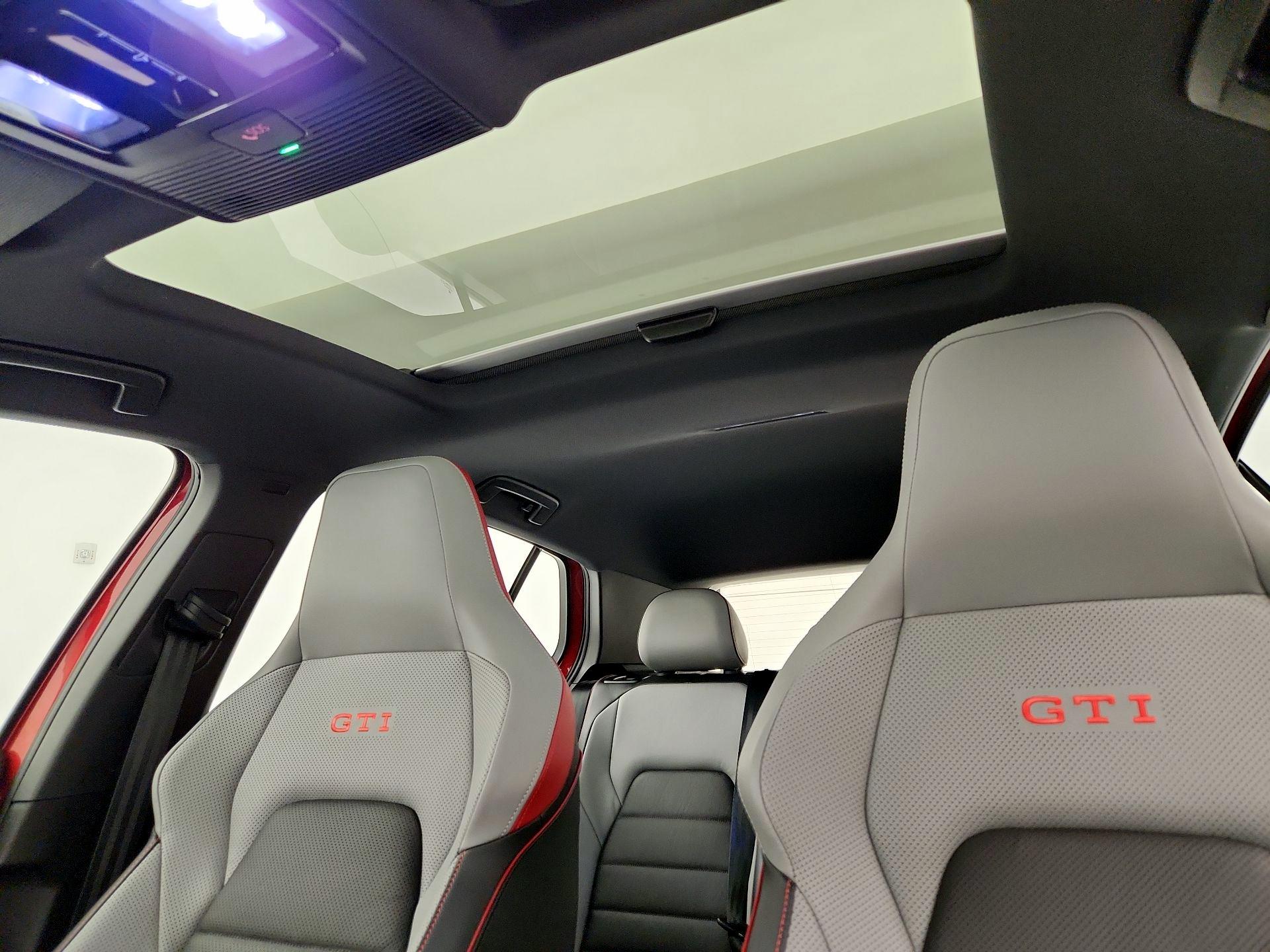 Thumbnail: 2024 Volkswagen Golf - 20