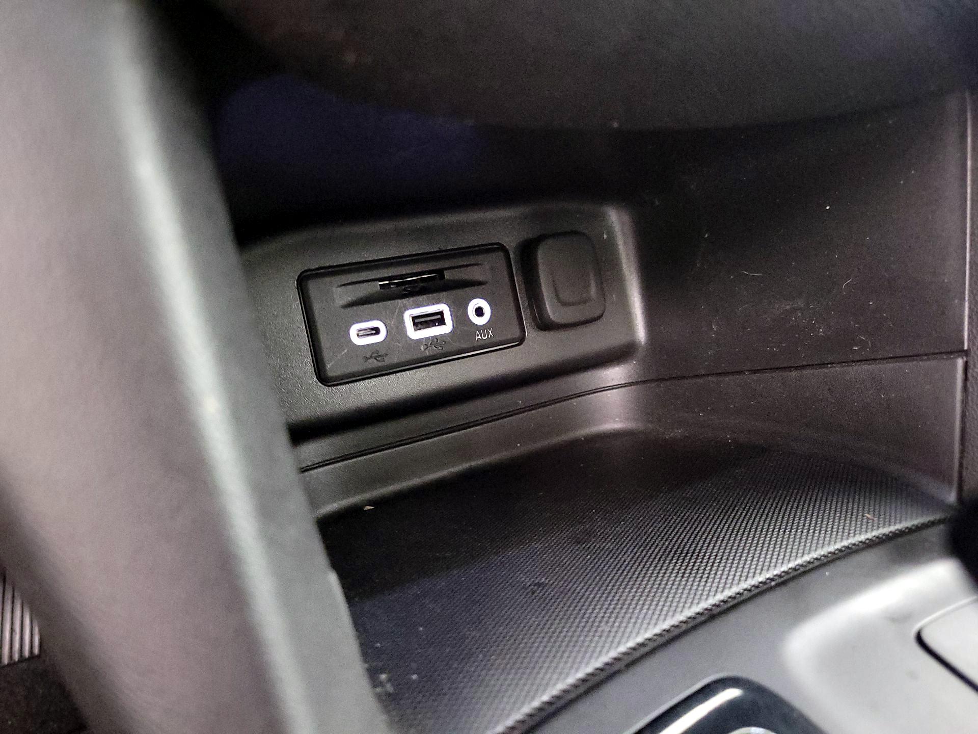 Thumbnail: 2023 Chevrolet Equinox - 18