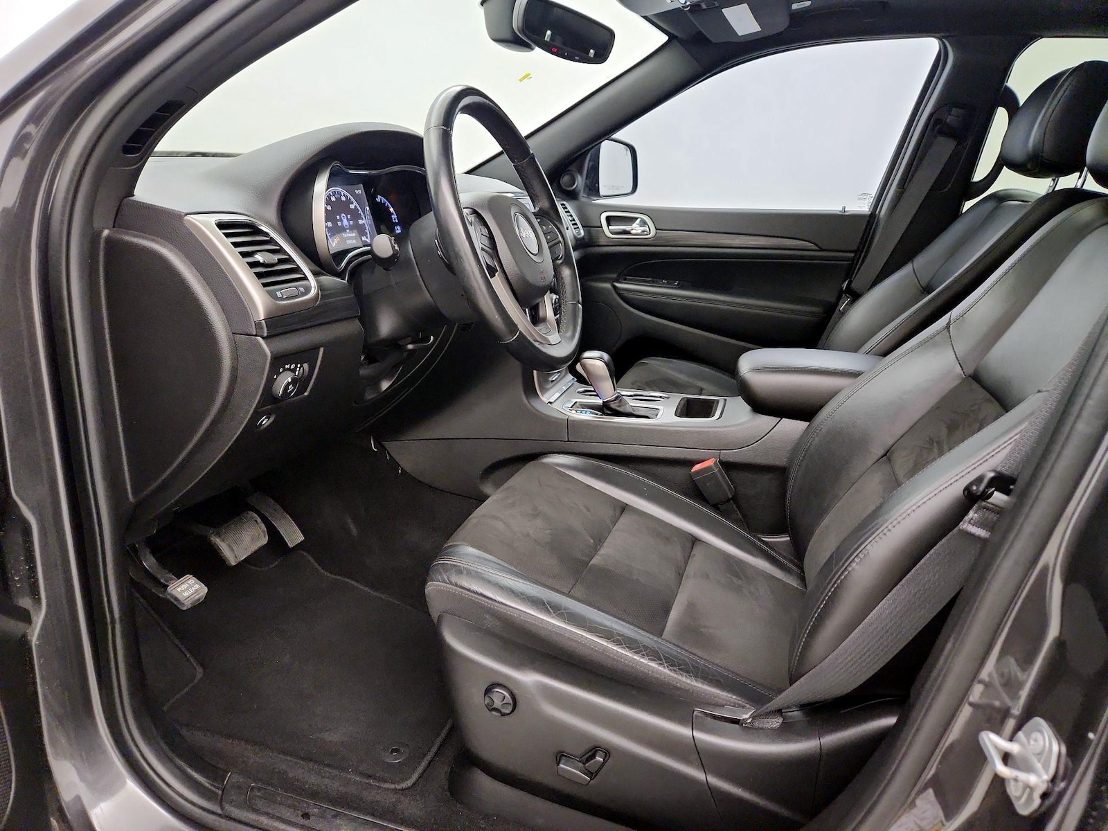 2020 Jeep Grand Cherokee Altitude - Photo 12