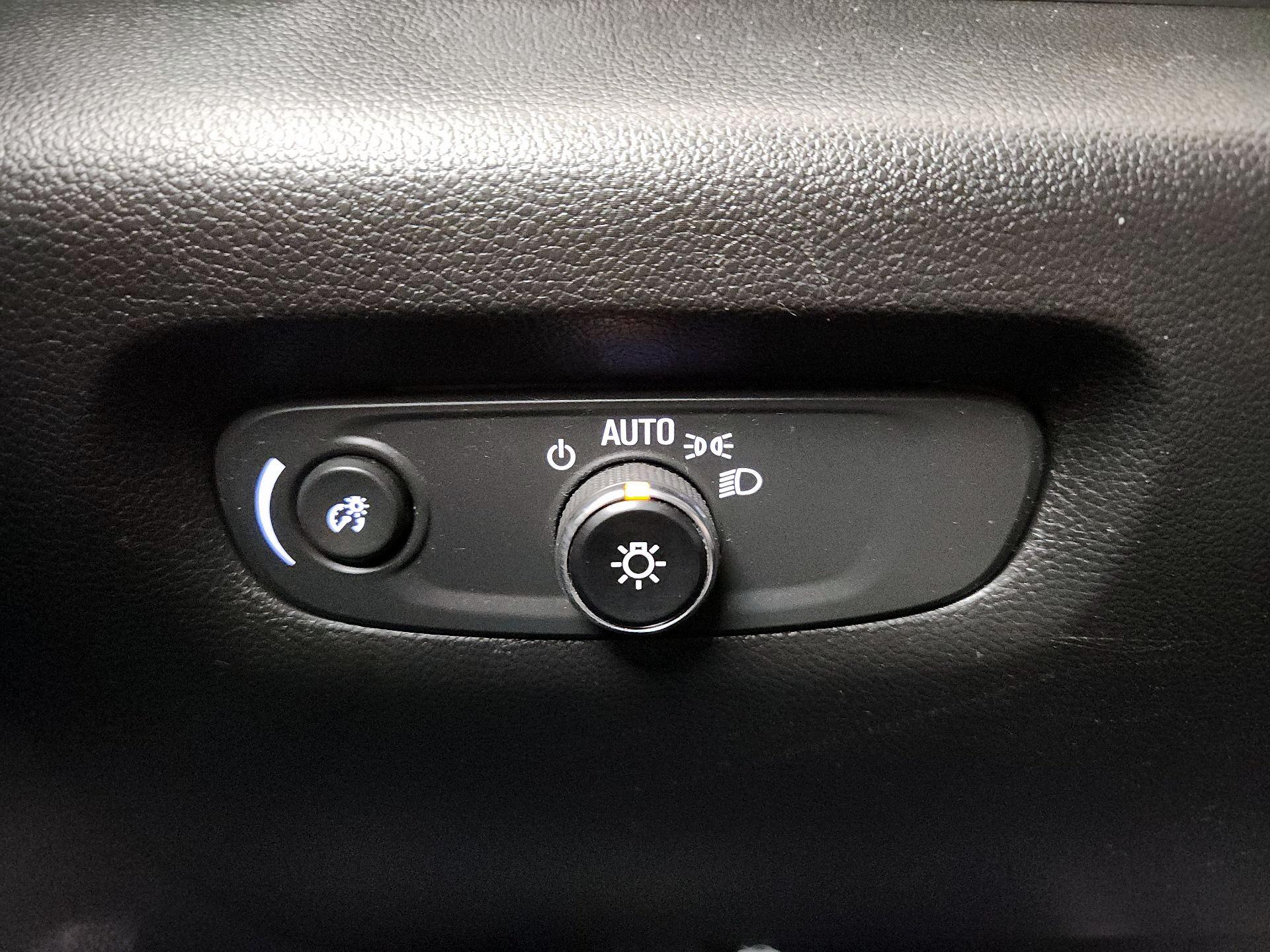 Thumbnail: 2023 Chevrolet Traverse - 13