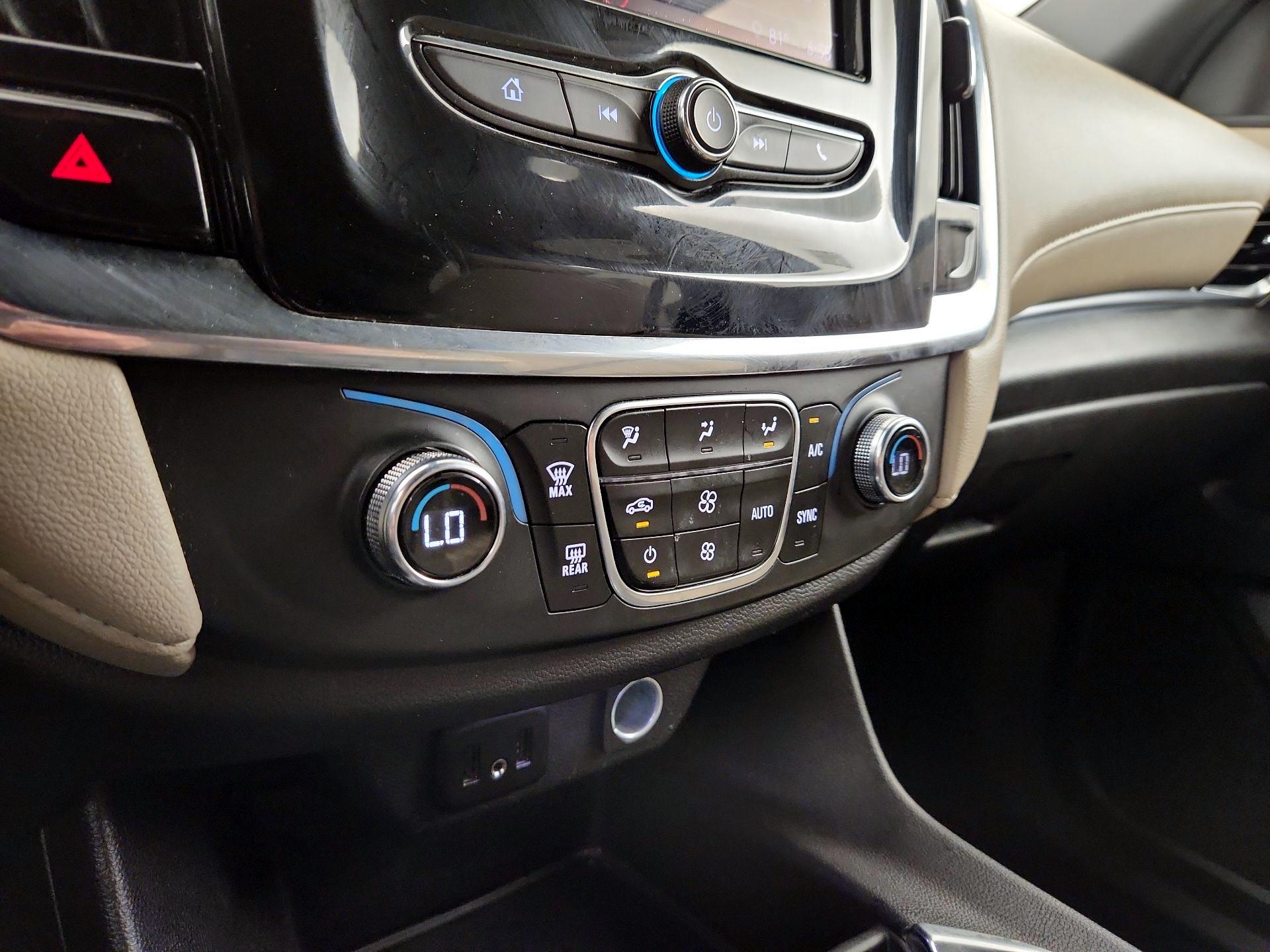 Thumbnail: 2023 Chevrolet Traverse - 16