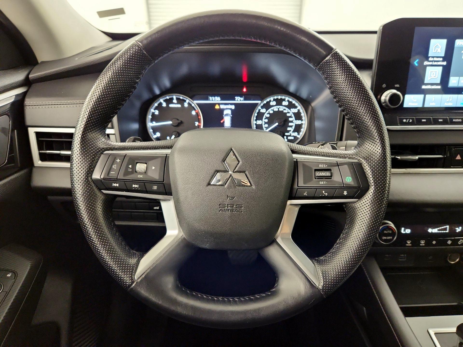 Thumbnail: 2024 Mitsubishi Outlander - 10