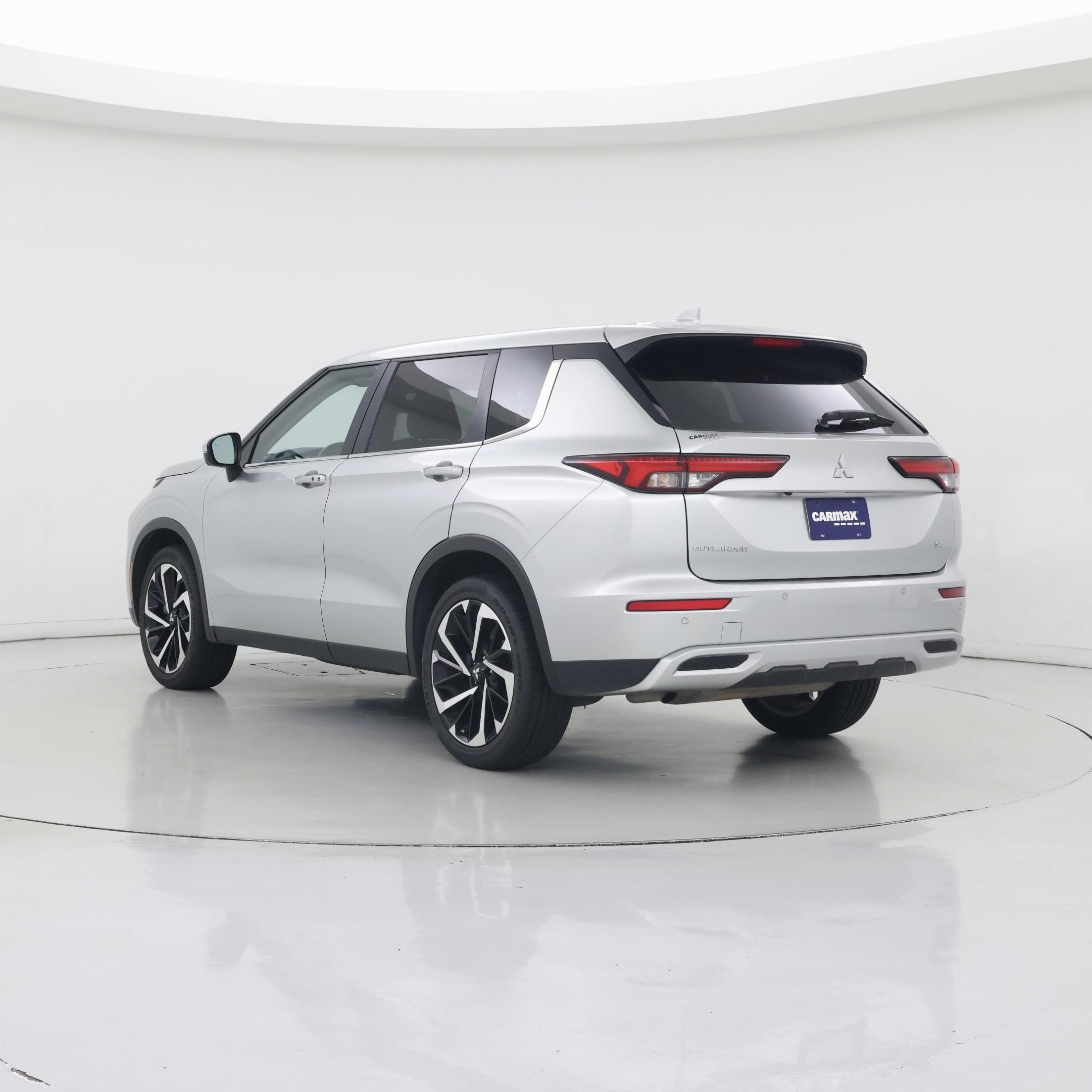 Thumbnail: 2024 Mitsubishi Outlander - 2