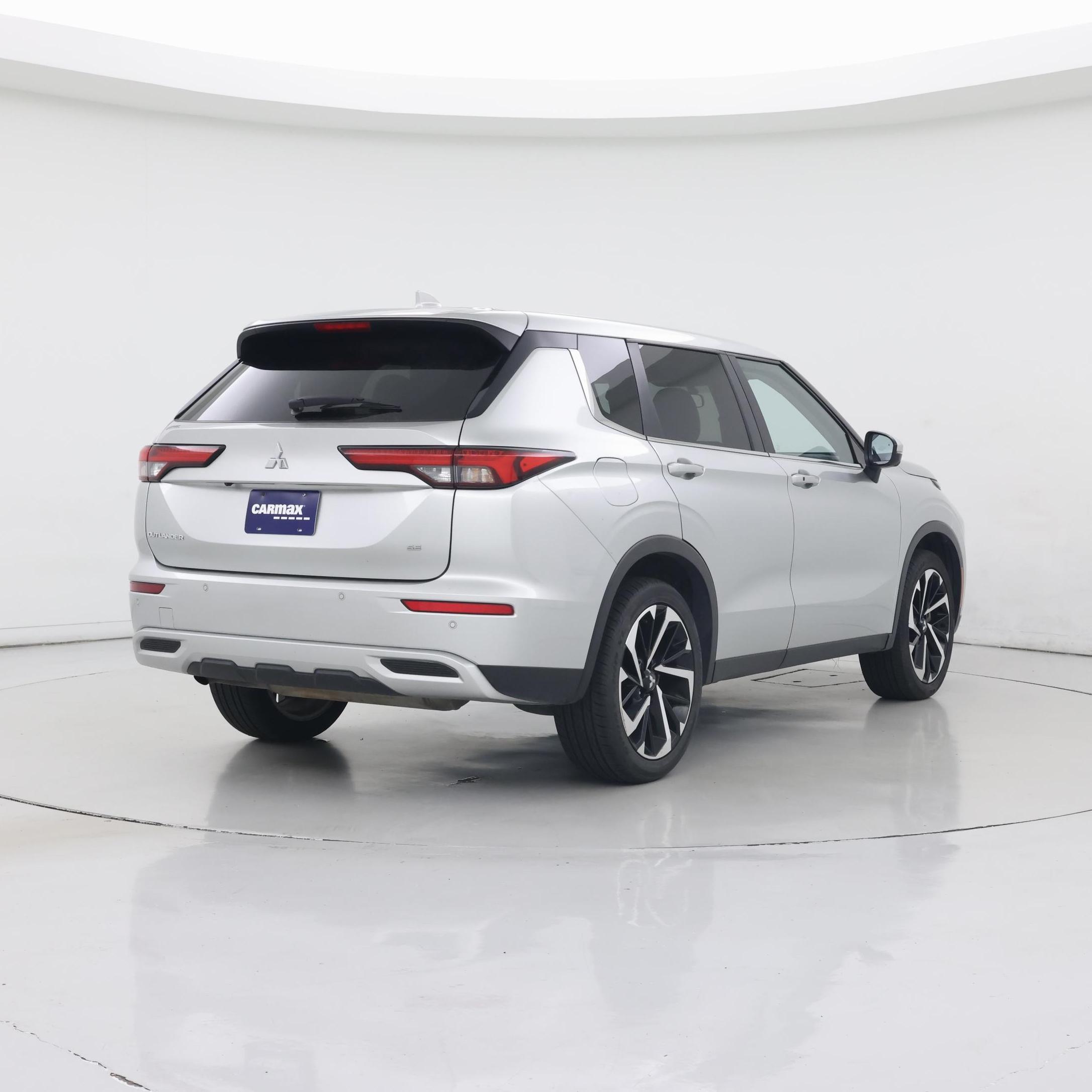 Thumbnail: 2024 Mitsubishi Outlander - 8