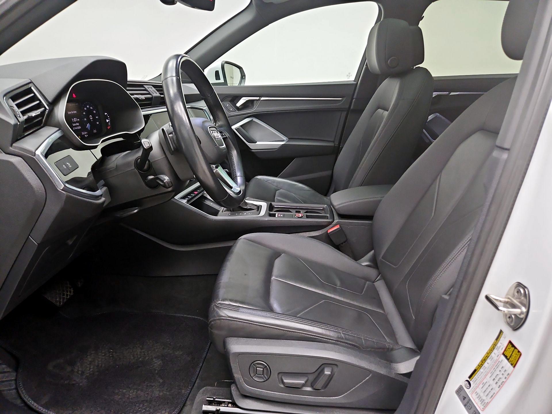 Thumbnail: 2023 Audi Q3 - 11