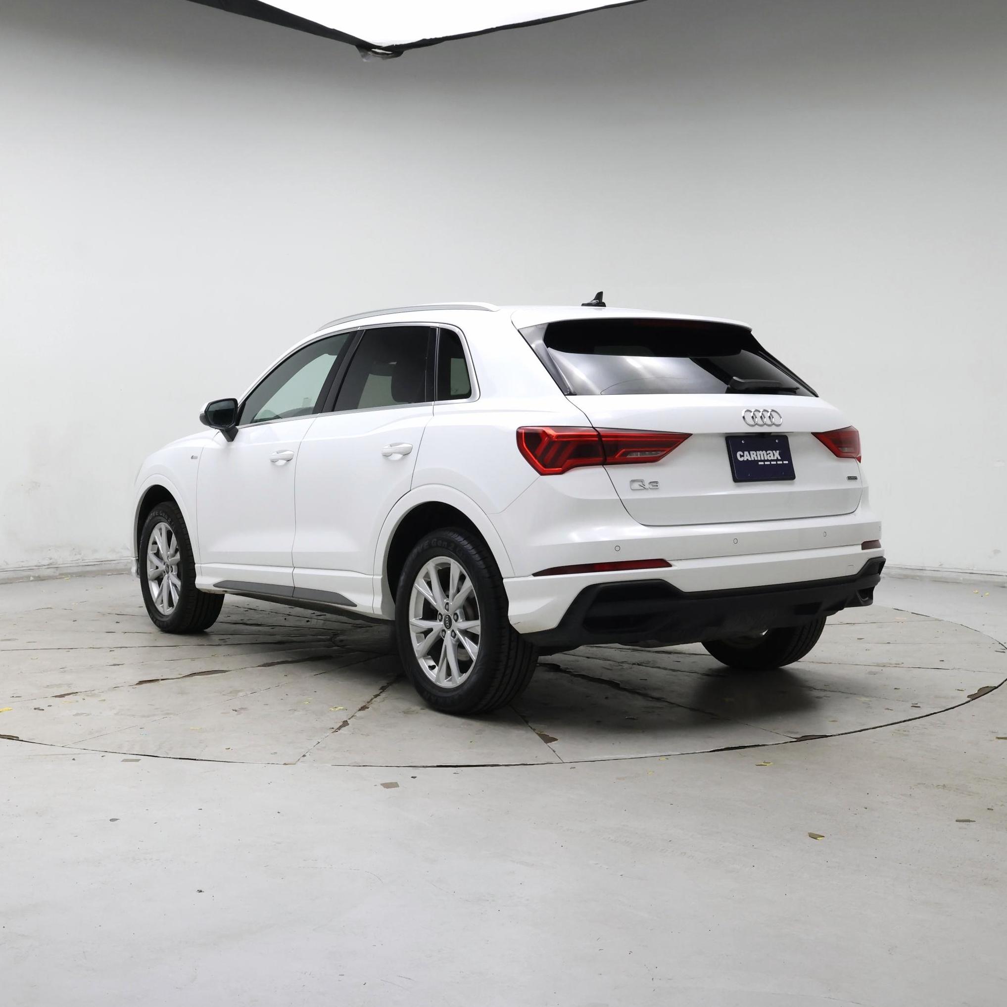 Thumbnail: 2023 Audi Q3 - 2