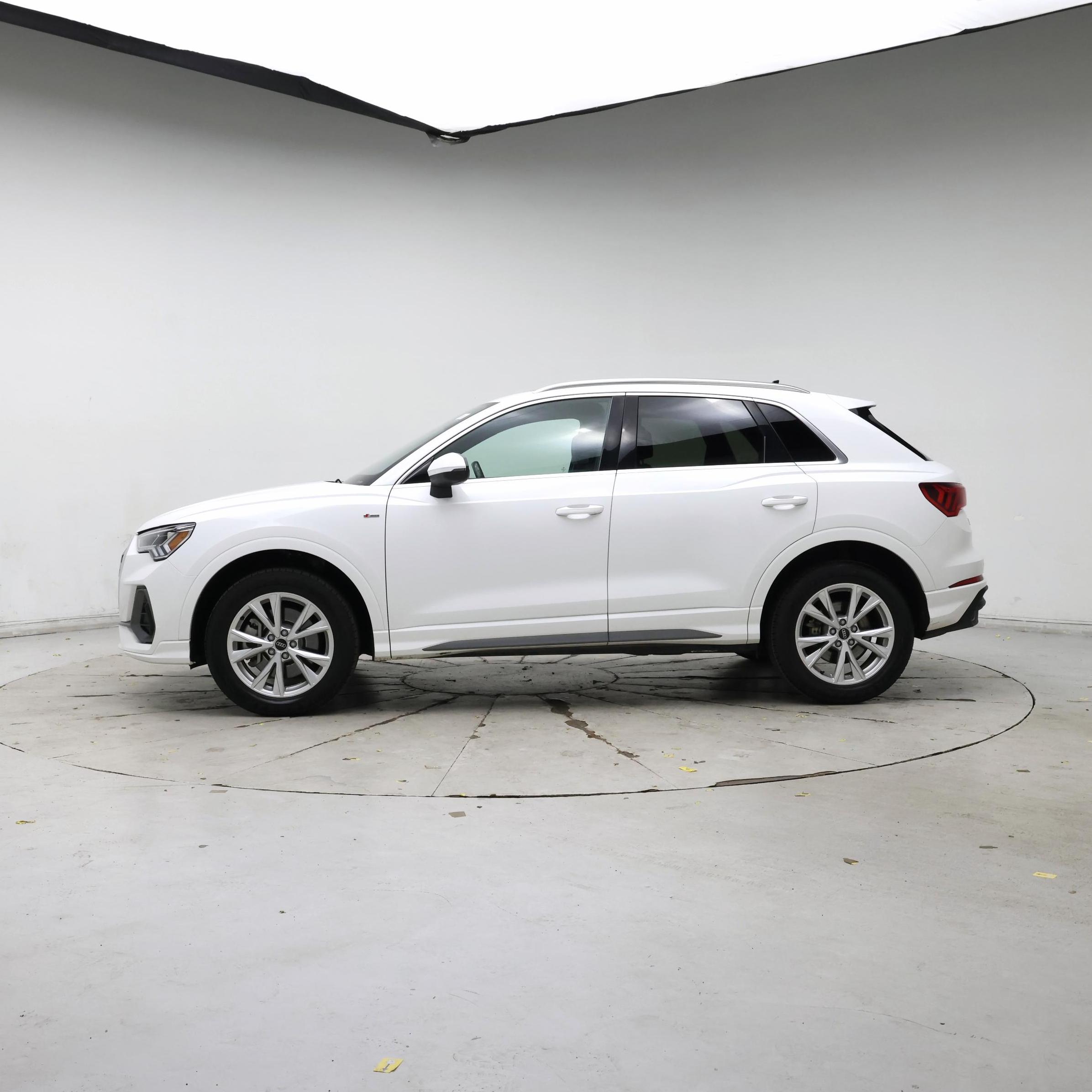 Thumbnail: 2023 Audi Q3 - 3