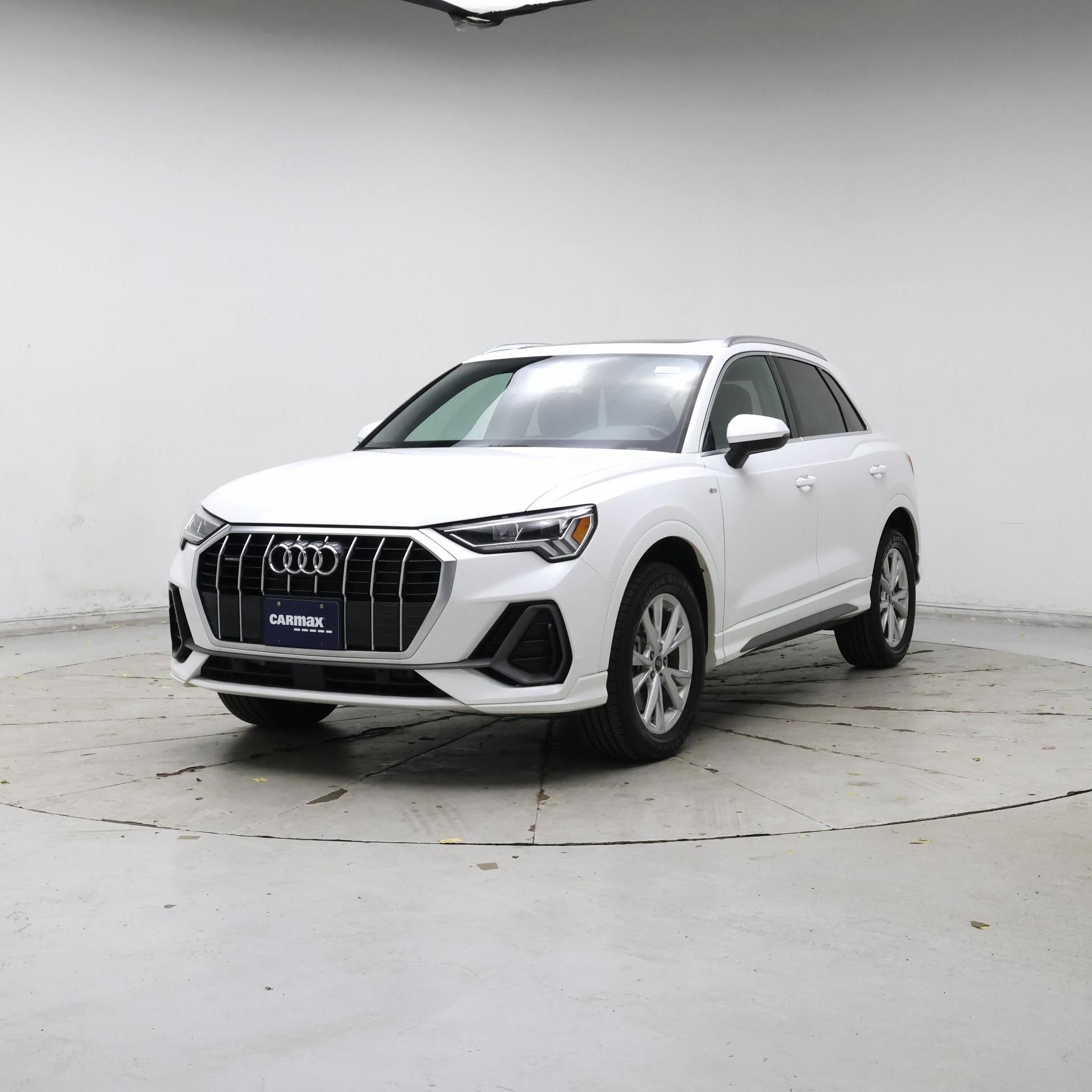 Thumbnail: 2023 Audi Q3 - 4