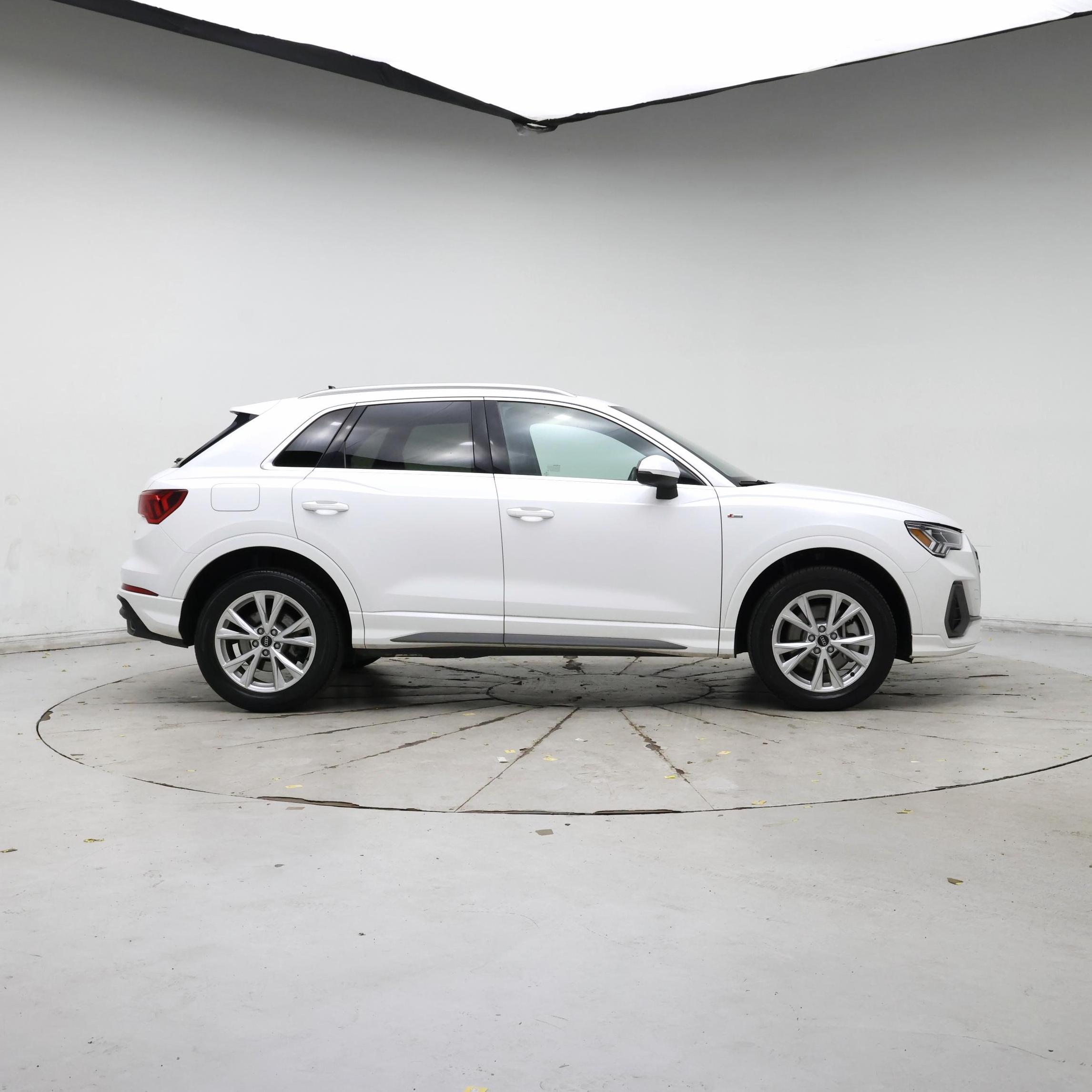 Thumbnail: 2023 Audi Q3 - 7