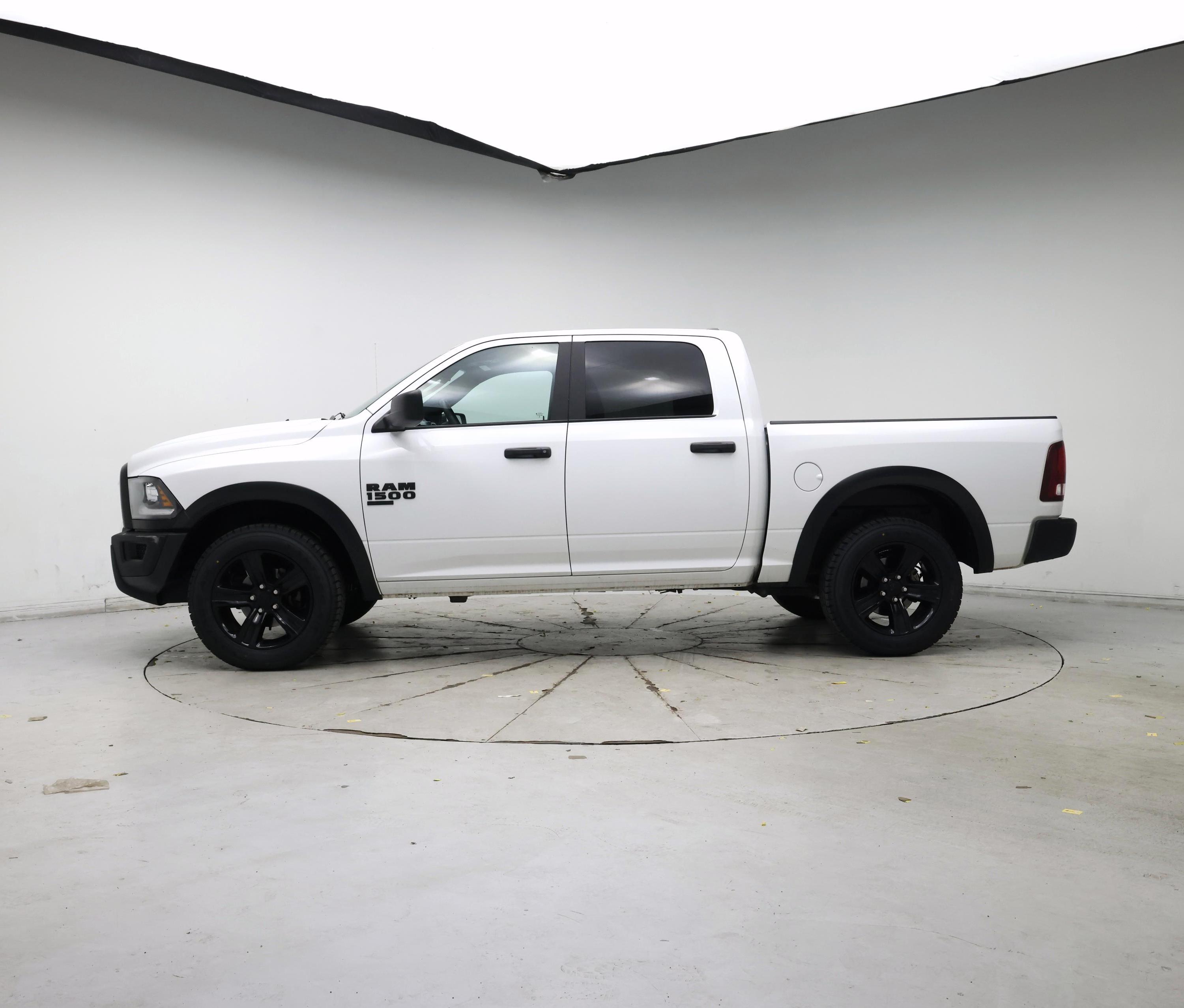 Thumbnail: 2024 RAM 1500 Classic - 3