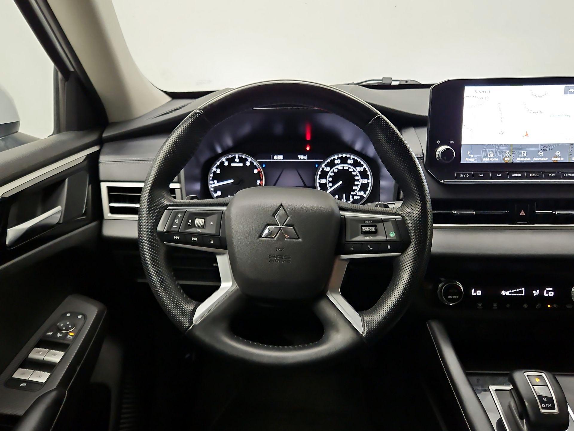 Thumbnail: 2024 Mitsubishi Outlander - 10