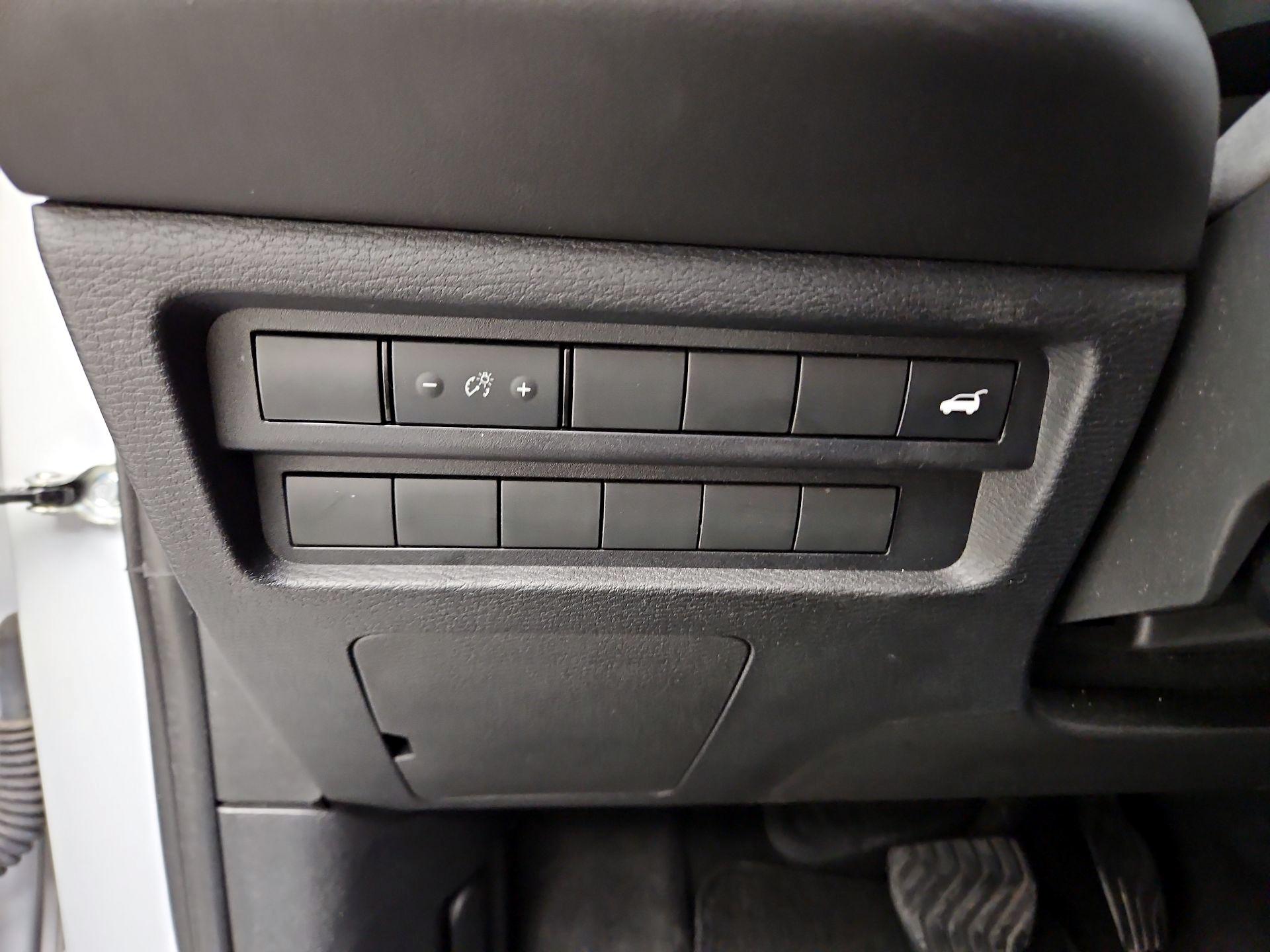 Thumbnail: 2024 Mitsubishi Outlander - 13