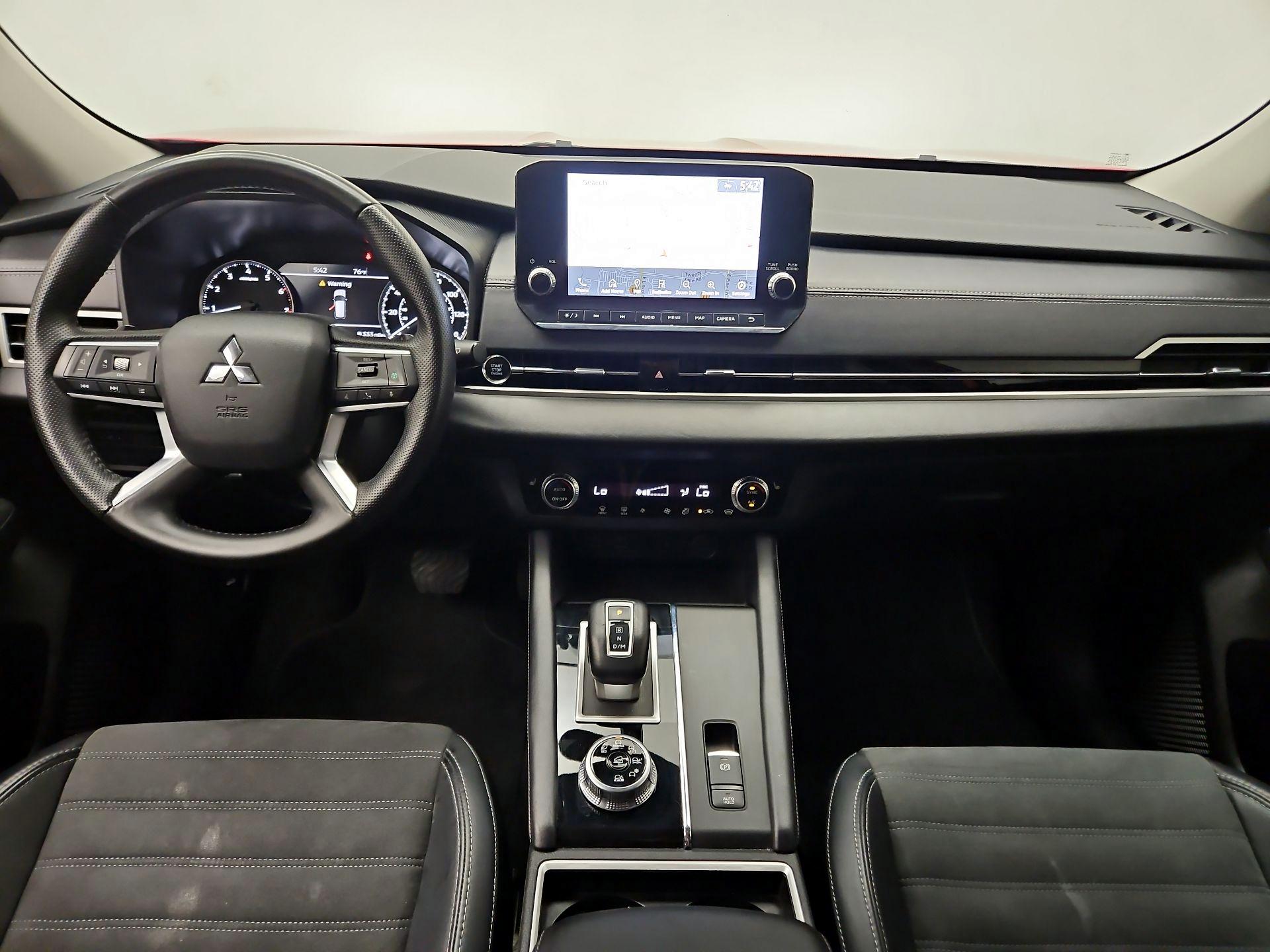 Thumbnail: 2024 Mitsubishi Outlander - 9