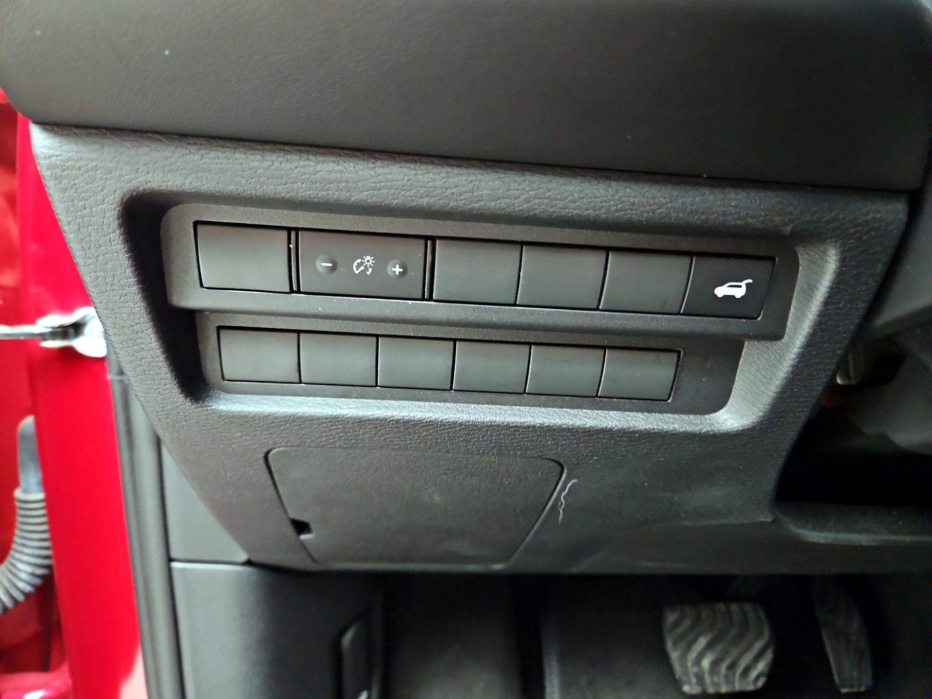 Thumbnail: 2024 Mitsubishi Outlander - 13