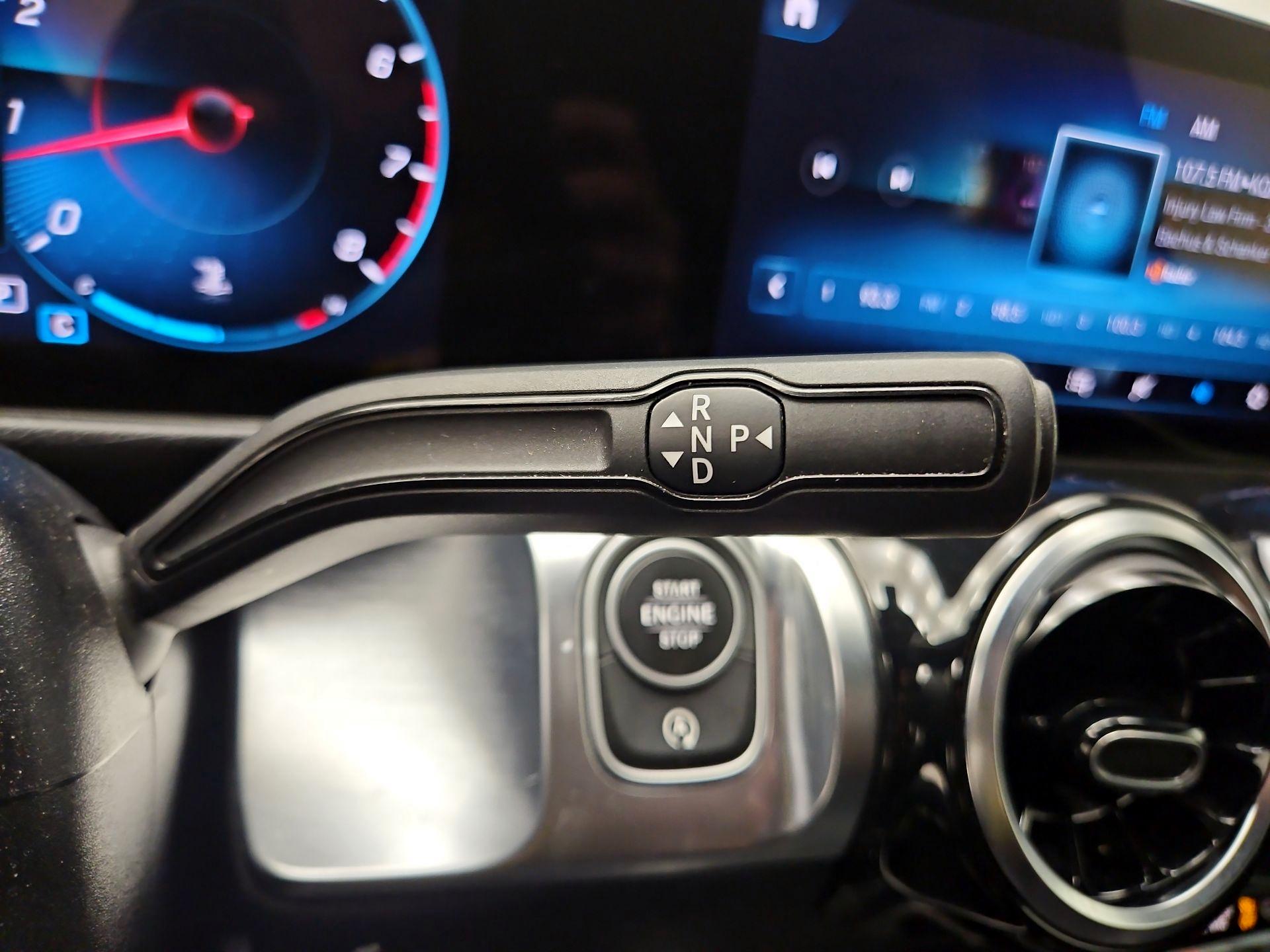 Thumbnail: 2023 Mercedes-Benz GLB - 17