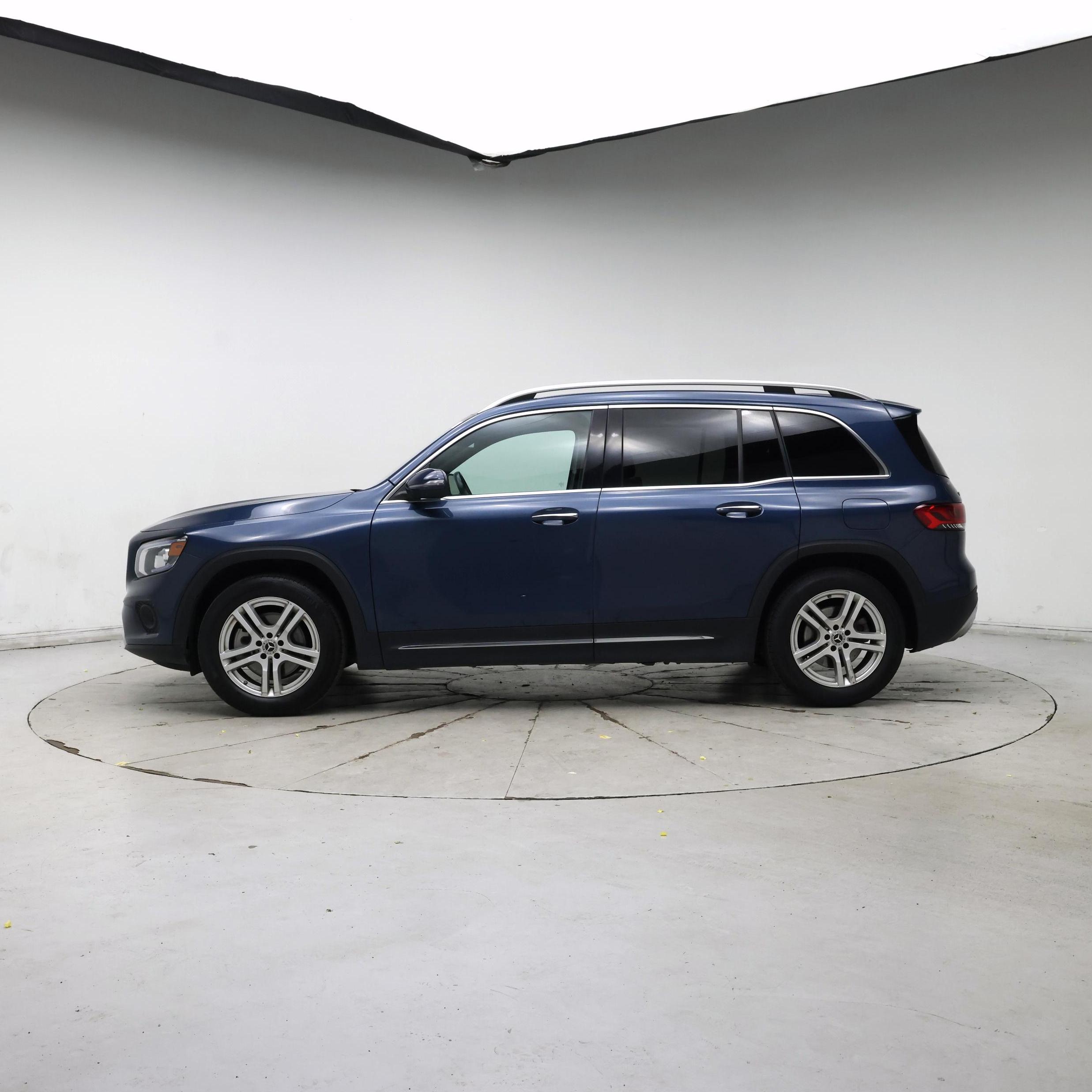 Thumbnail: 2023 Mercedes-Benz GLB - 3