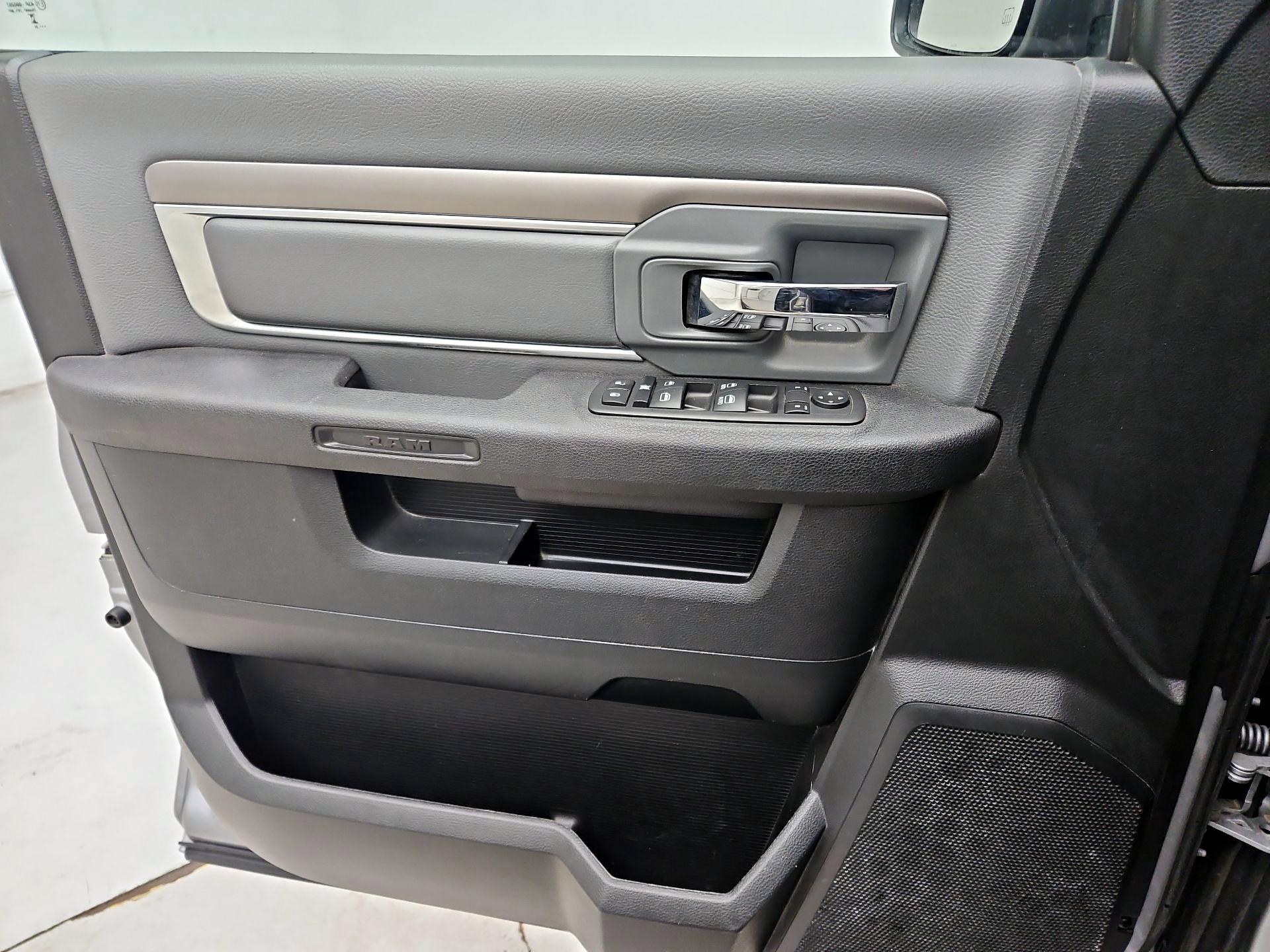 Thumbnail: 2024 RAM 1500 Classic - 12