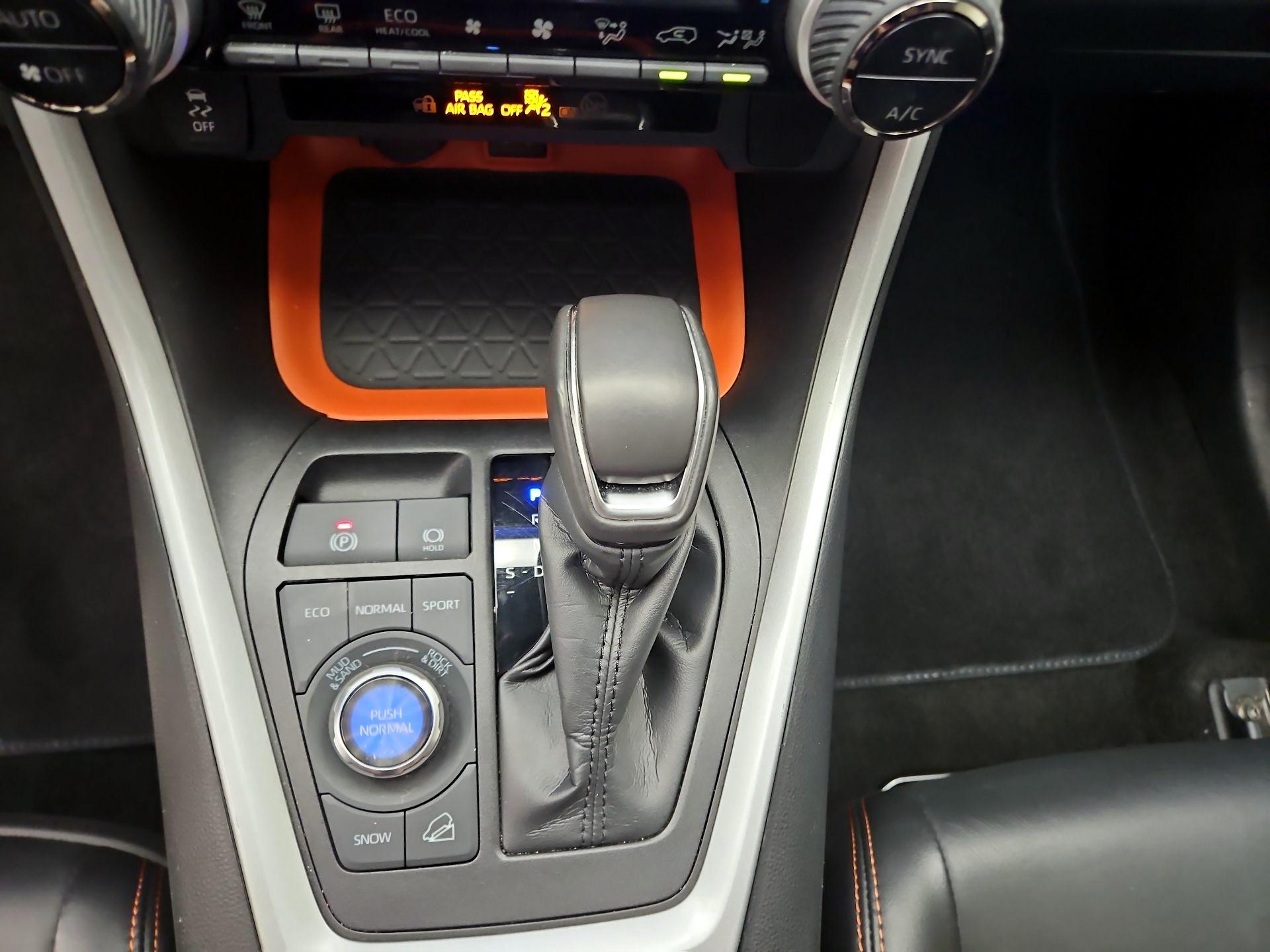 Thumbnail: 2024 Toyota RAV4 - 17