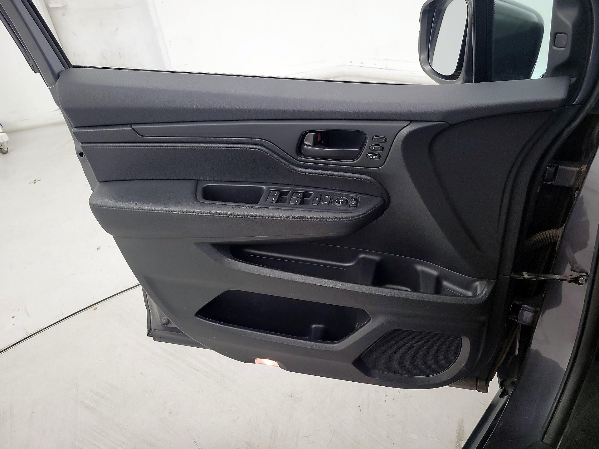 Thumbnail: 2023 Honda Odyssey - 12