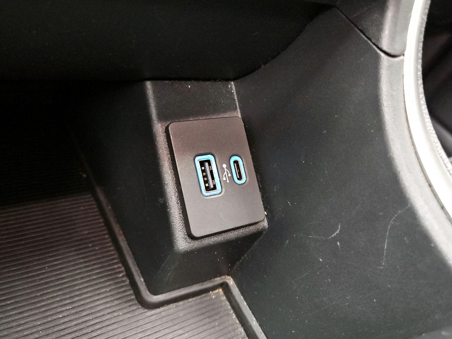 Thumbnail: 2024 Ford Edge - 18