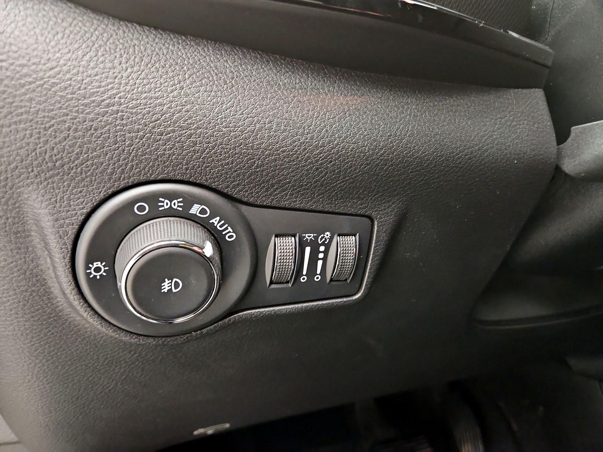 Thumbnail: 2023 Jeep Compass - 13