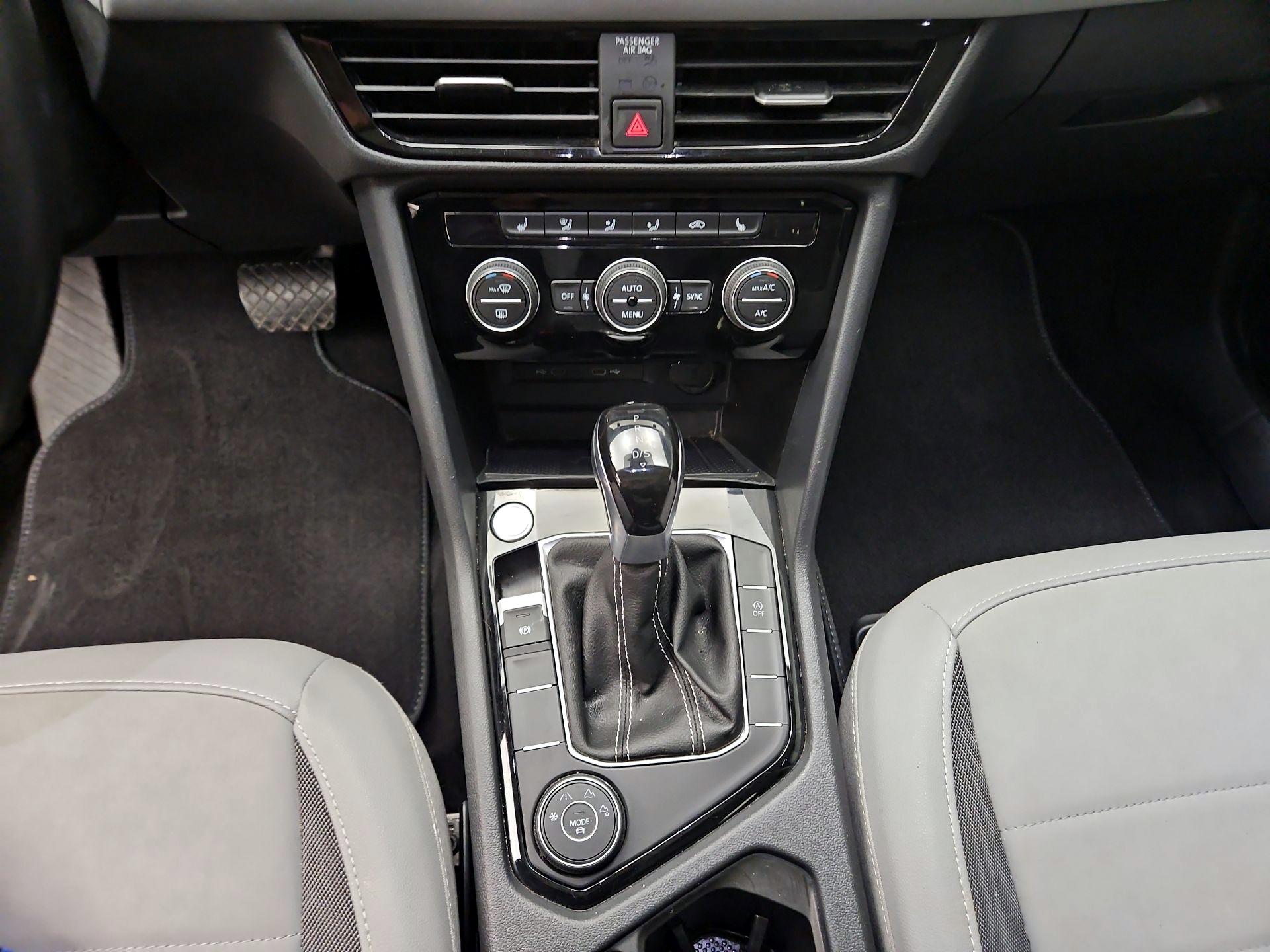 Thumbnail: 2024 Volkswagen Taos - 17