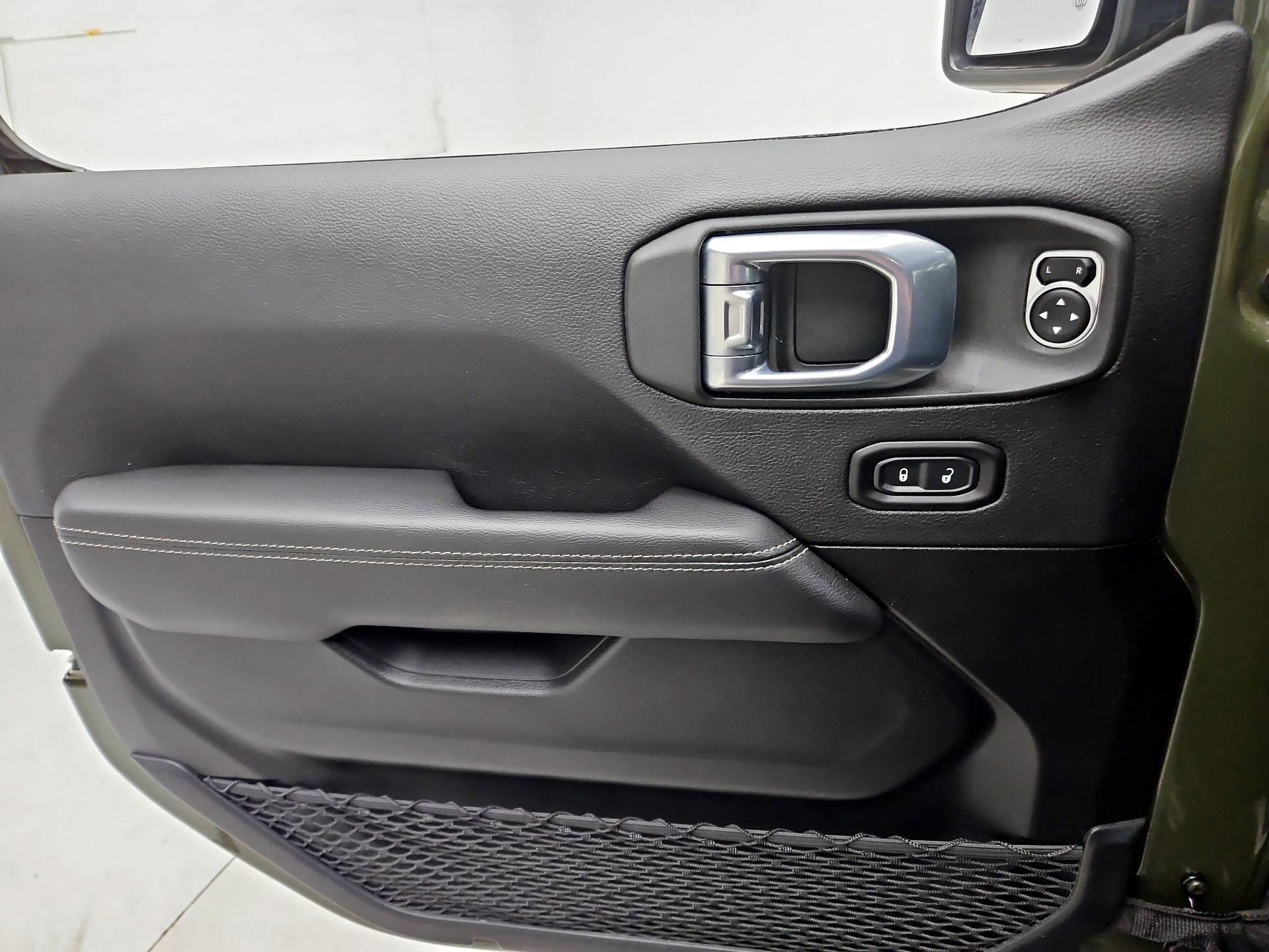 Thumbnail: 2022 Jeep Wrangler - 10