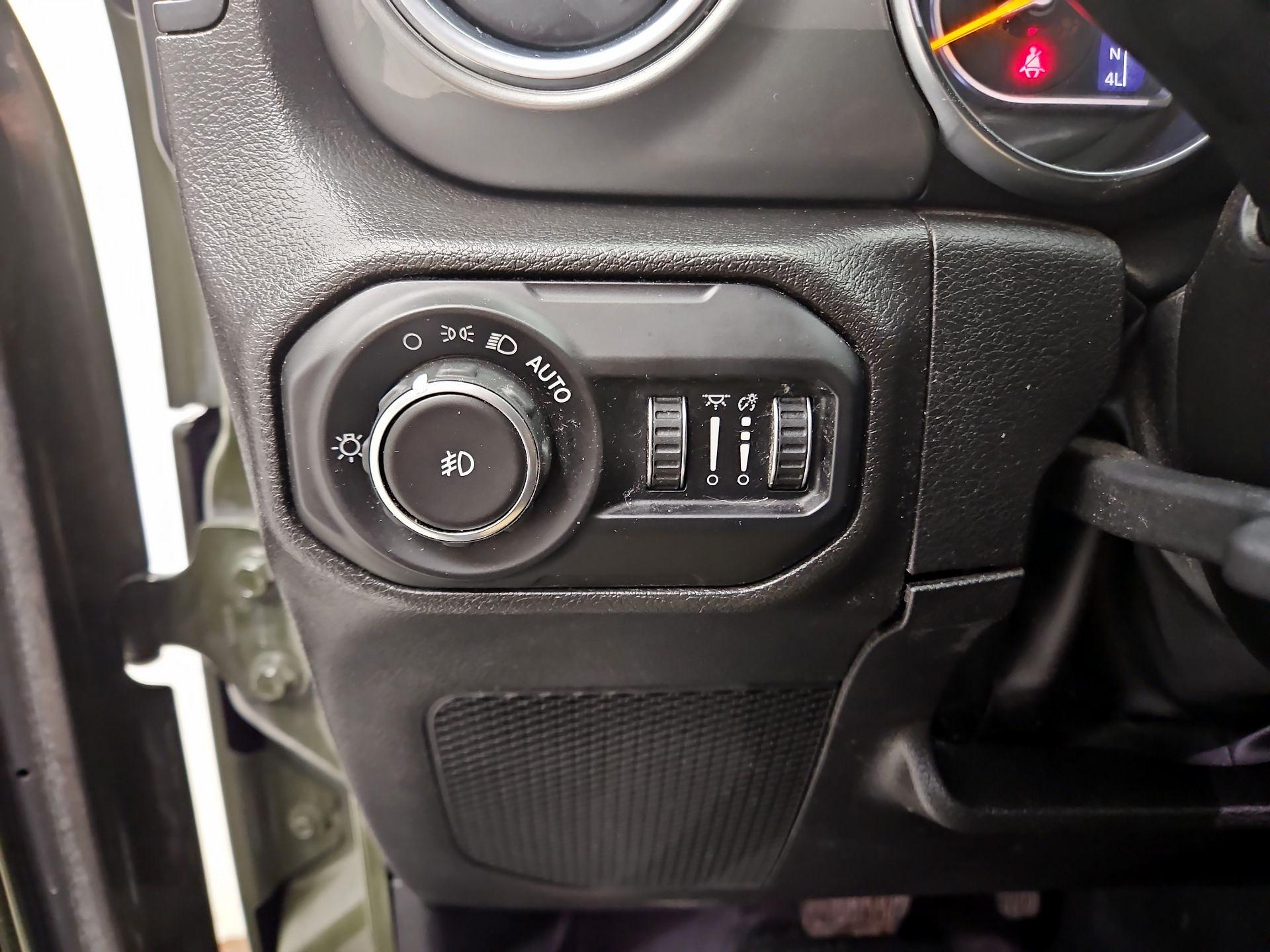 Thumbnail: 2022 Jeep Wrangler - 11