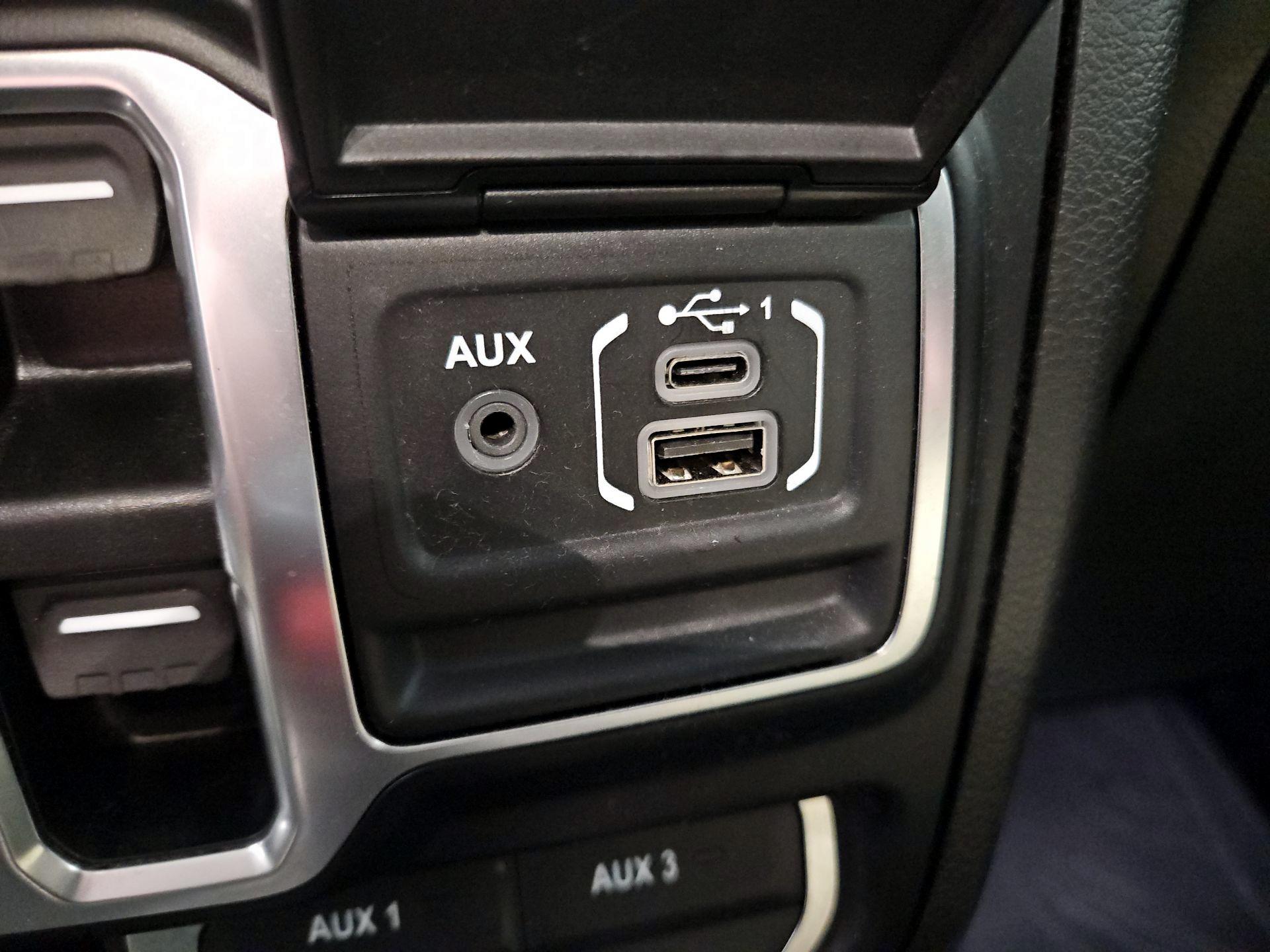 Thumbnail: 2022 Jeep Wrangler - 17