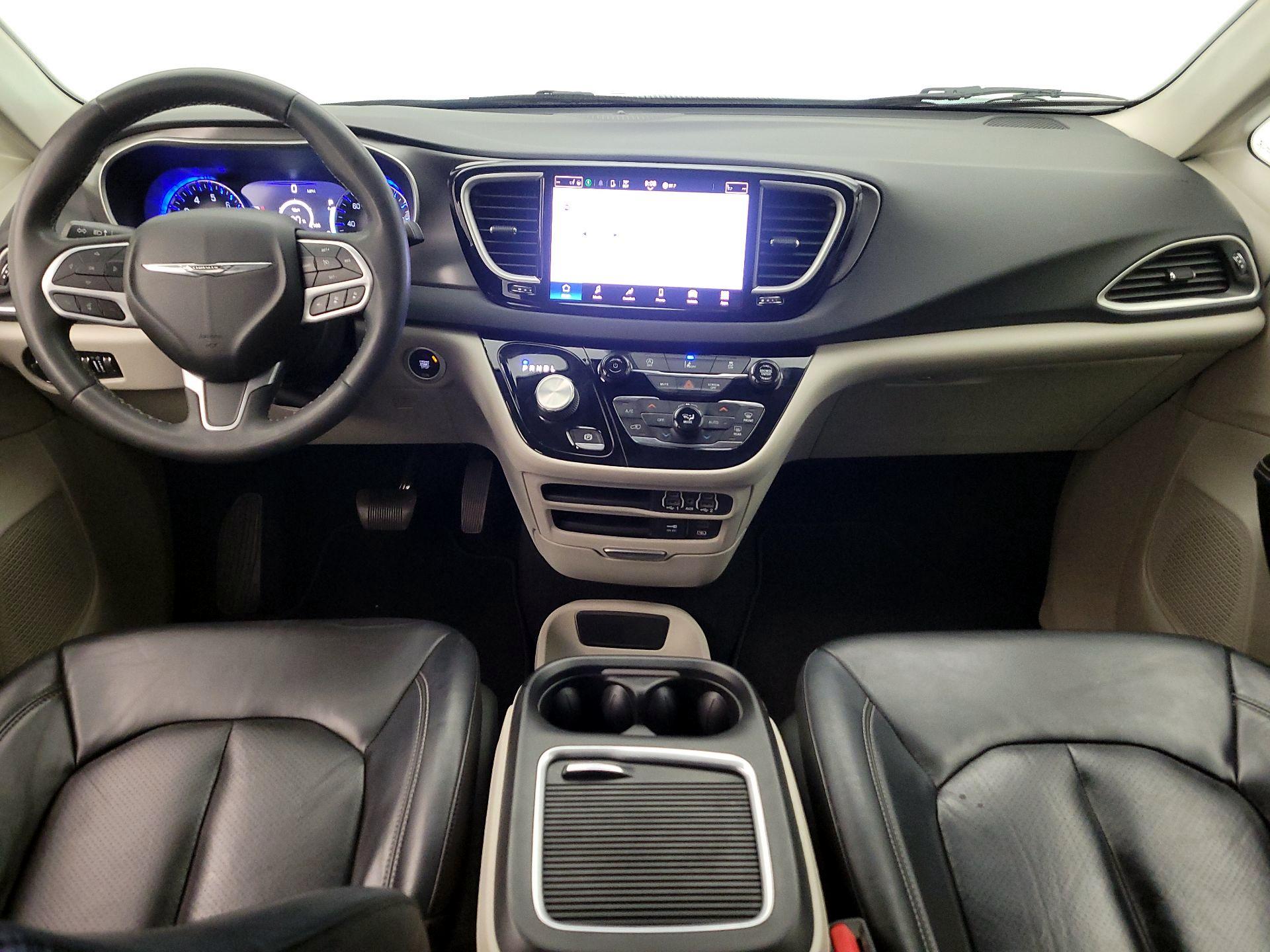 Thumbnail: 2022 Chrysler Pacifica - 9