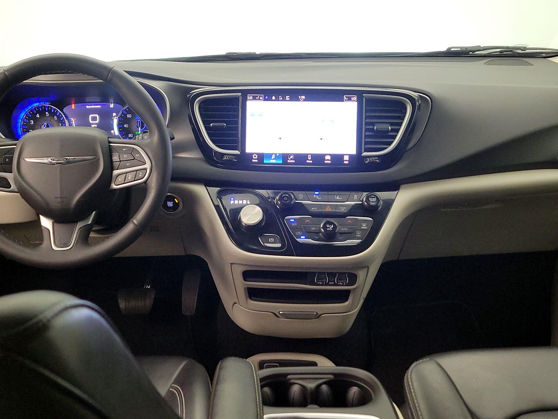 Thumbnail: 2023 Chrysler Pacifica - 9