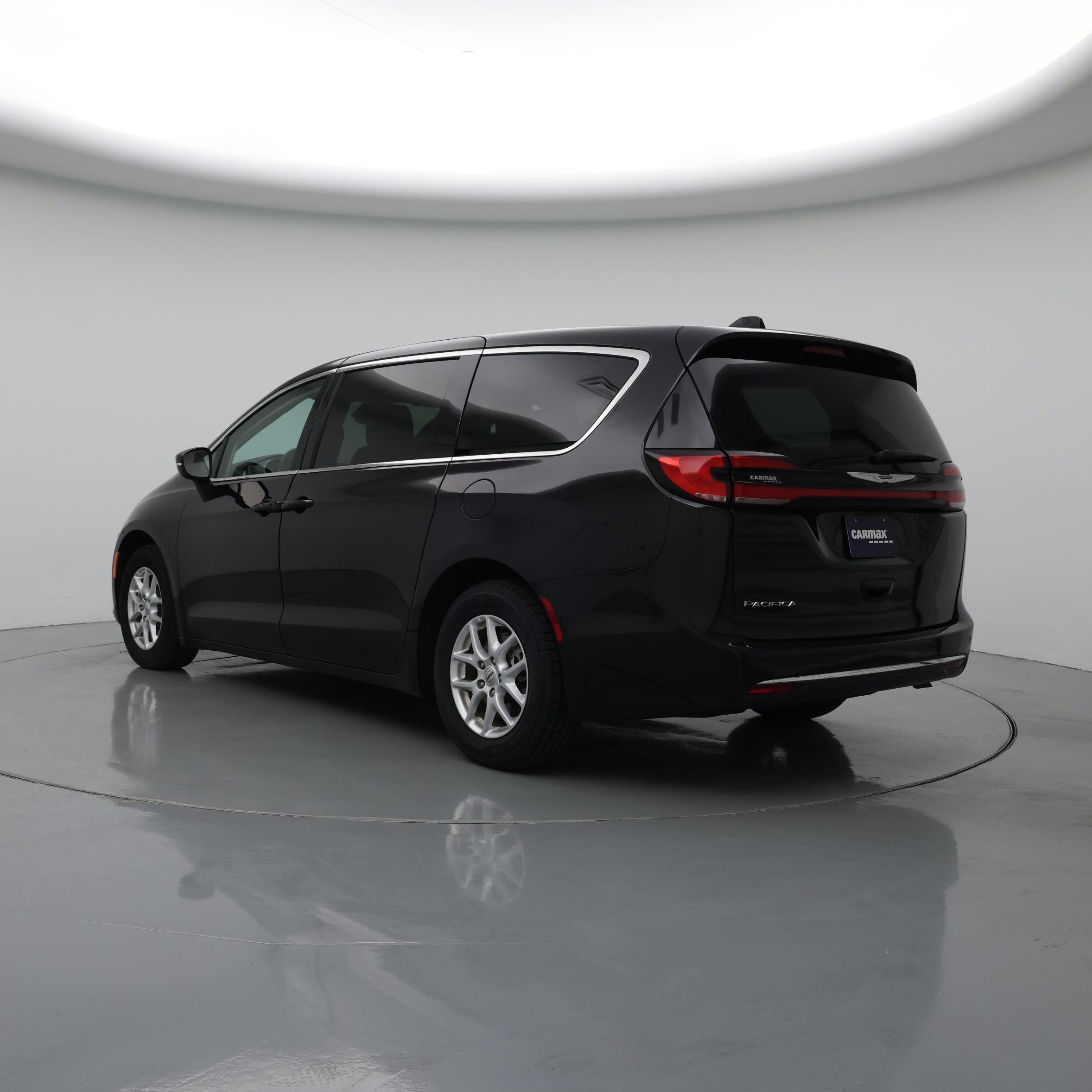 Thumbnail: 2023 Chrysler Pacifica - 2