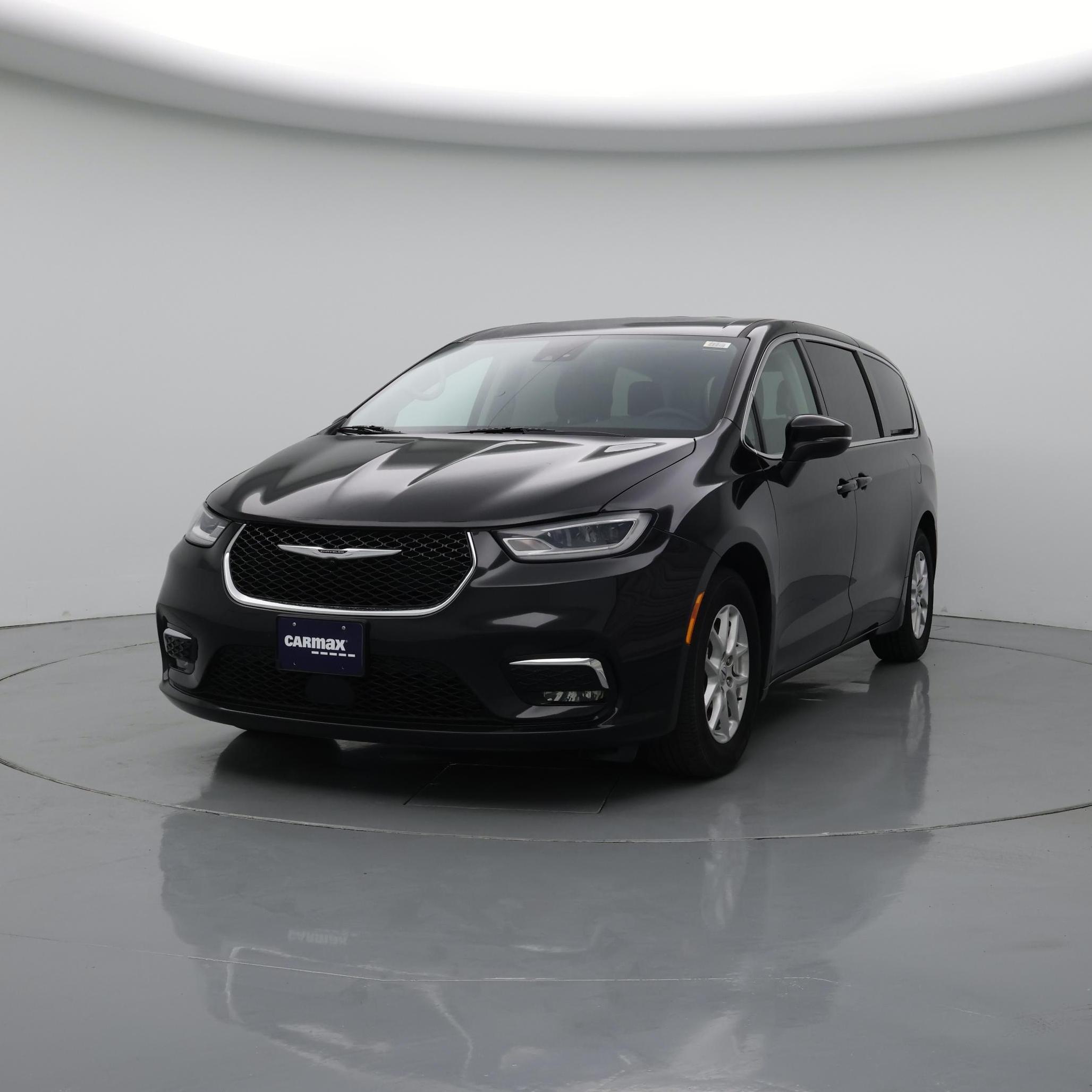 Thumbnail: 2023 Chrysler Pacifica - 4