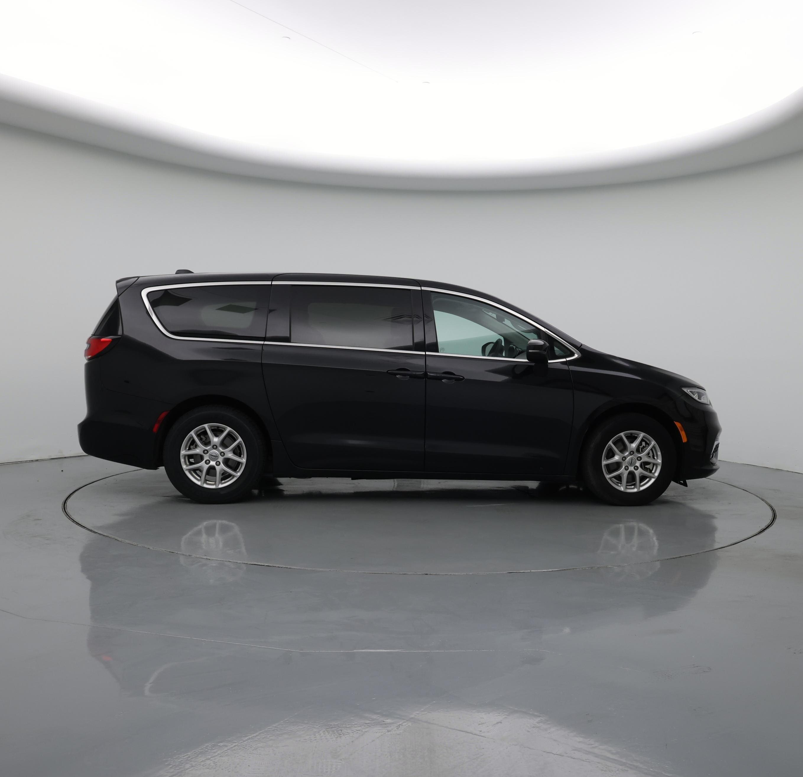 Thumbnail: 2023 Chrysler Pacifica - 7