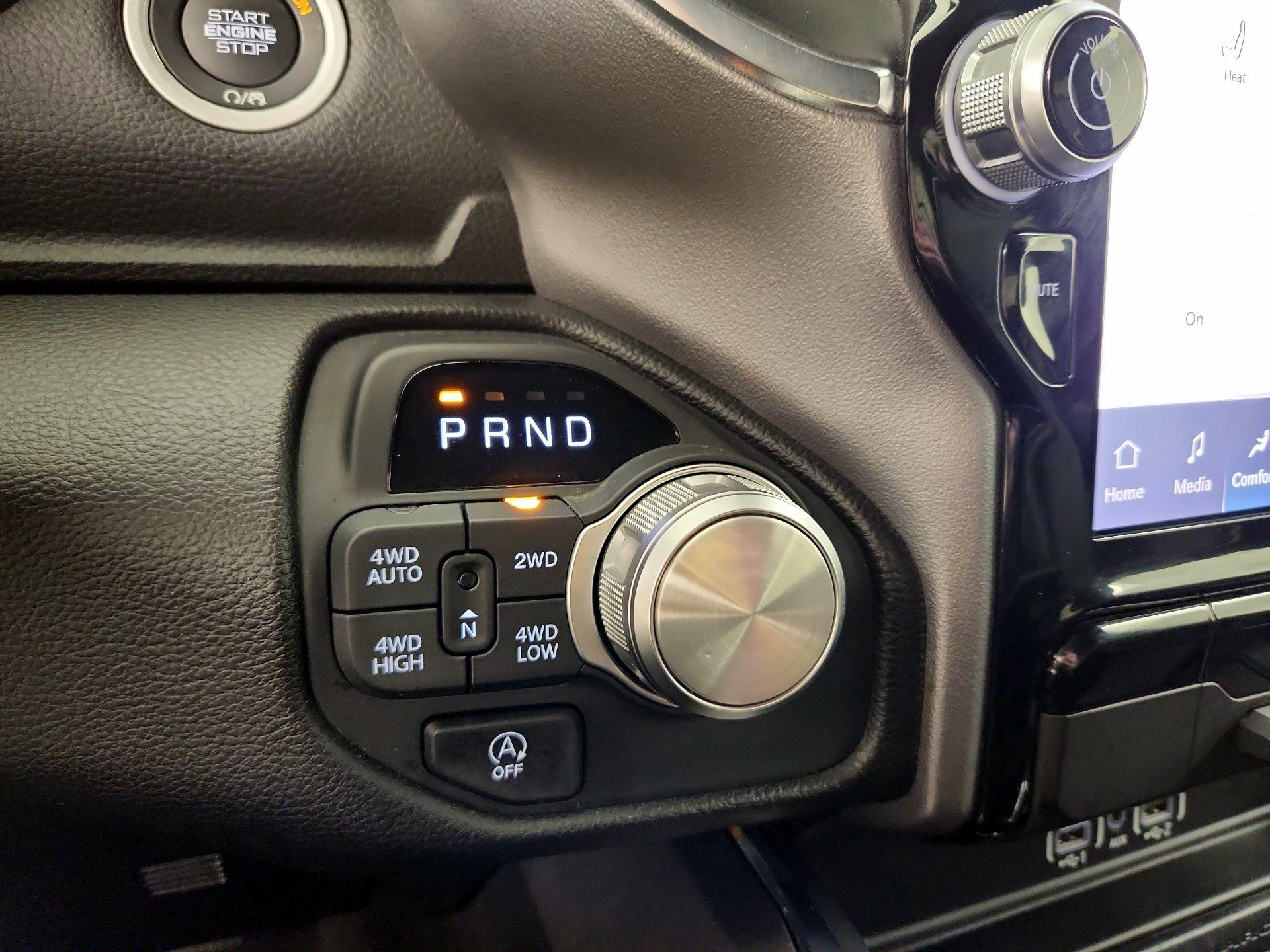 Thumbnail: 2025 RAM 1500 - 18