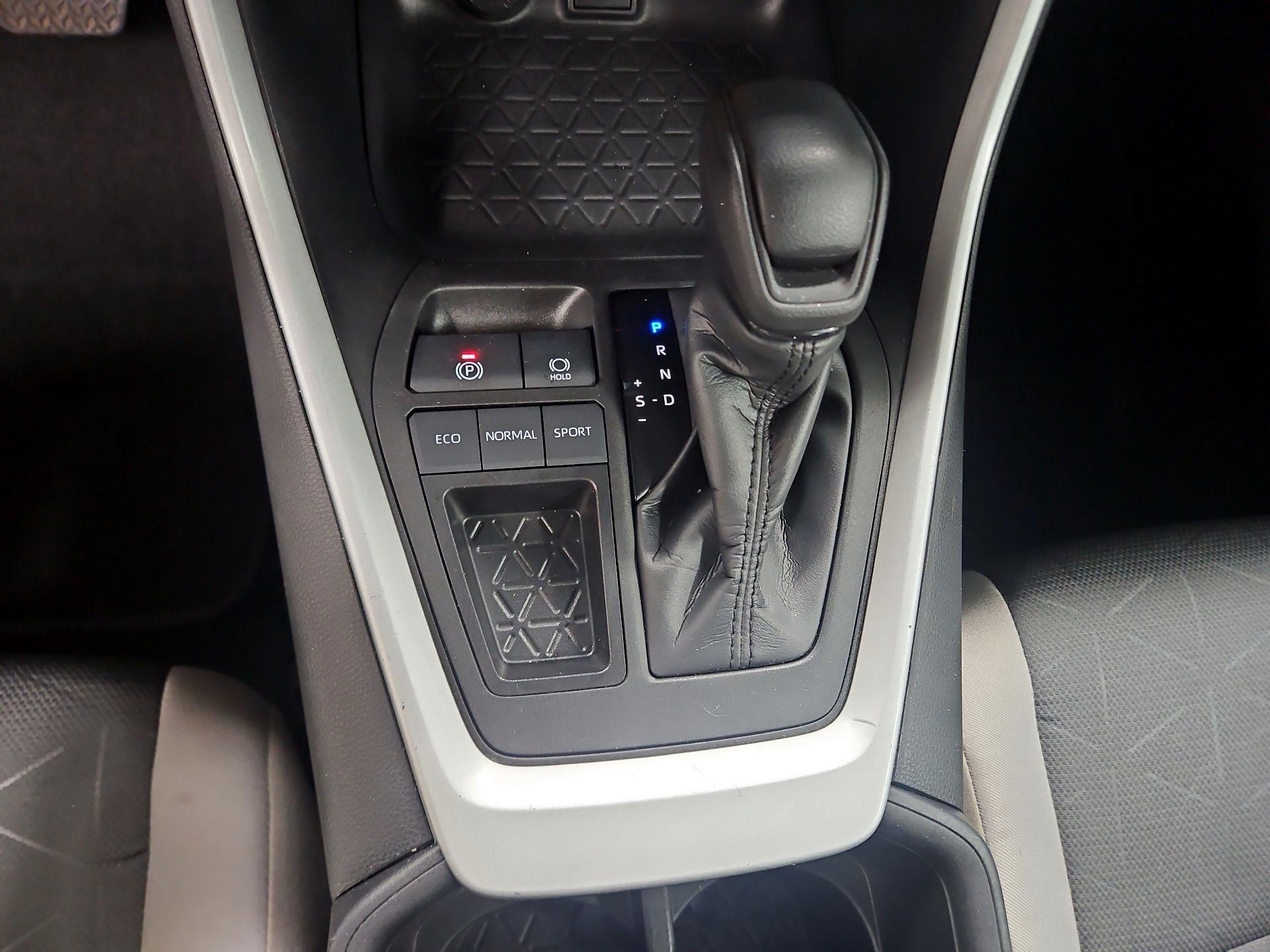 Thumbnail: 2023 Toyota RAV4 - 17