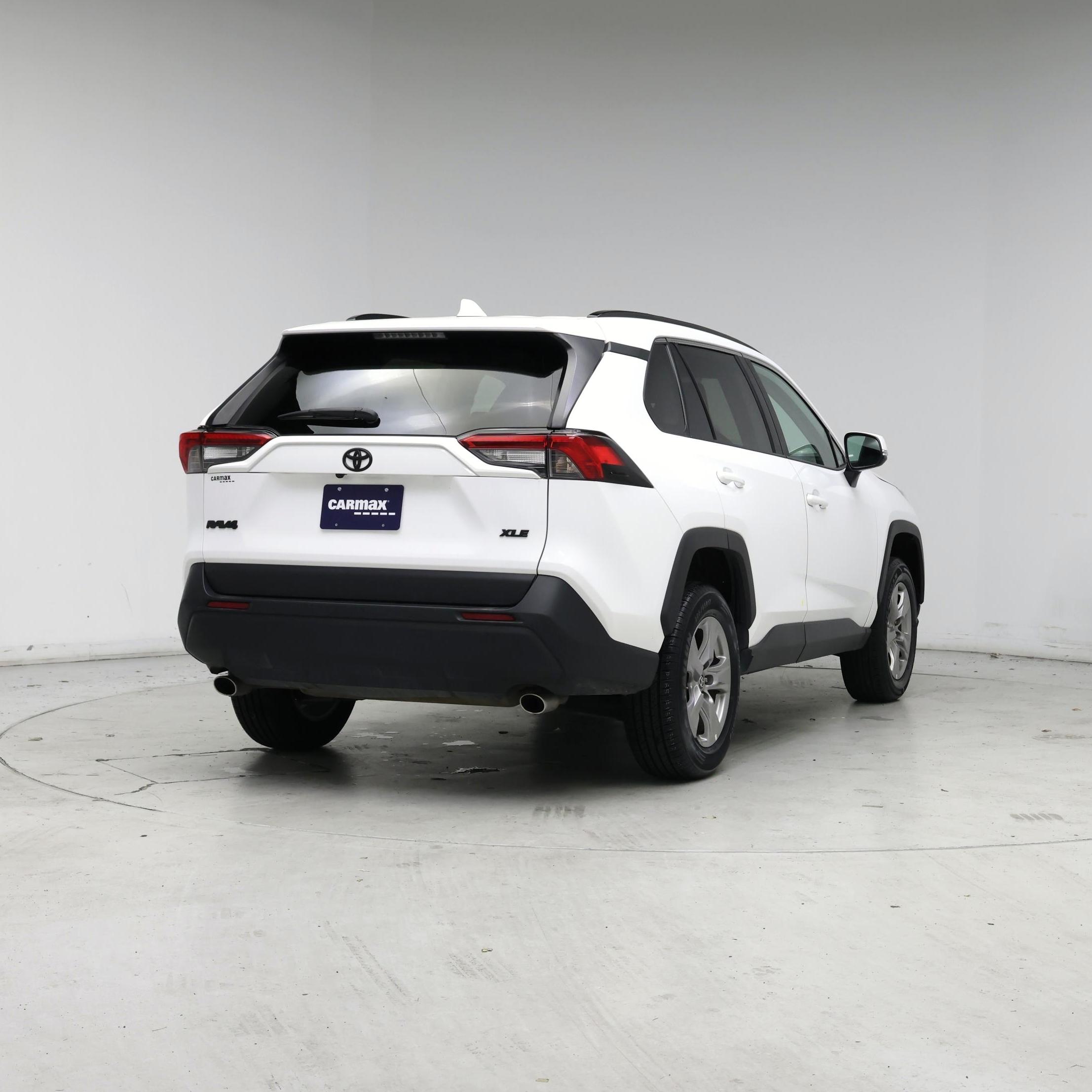Thumbnail: 2023 Toyota RAV4 - 8
