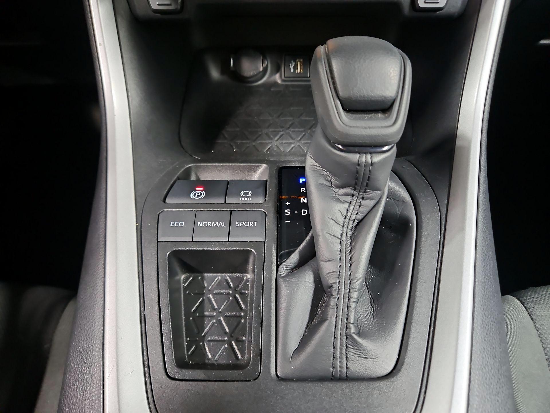 Thumbnail: 2023 Toyota RAV4 - 17