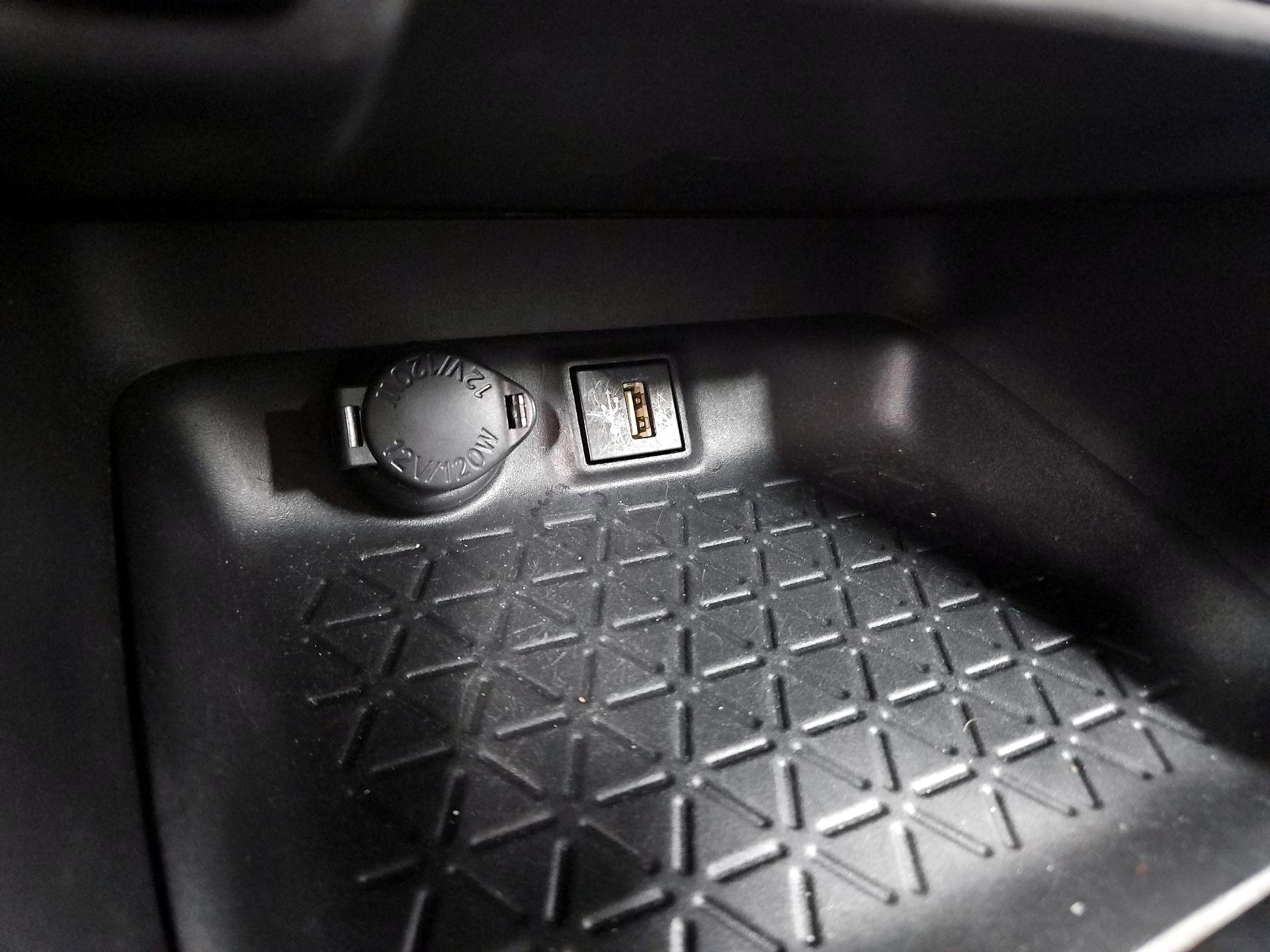 Thumbnail: 2023 Toyota RAV4 - 18