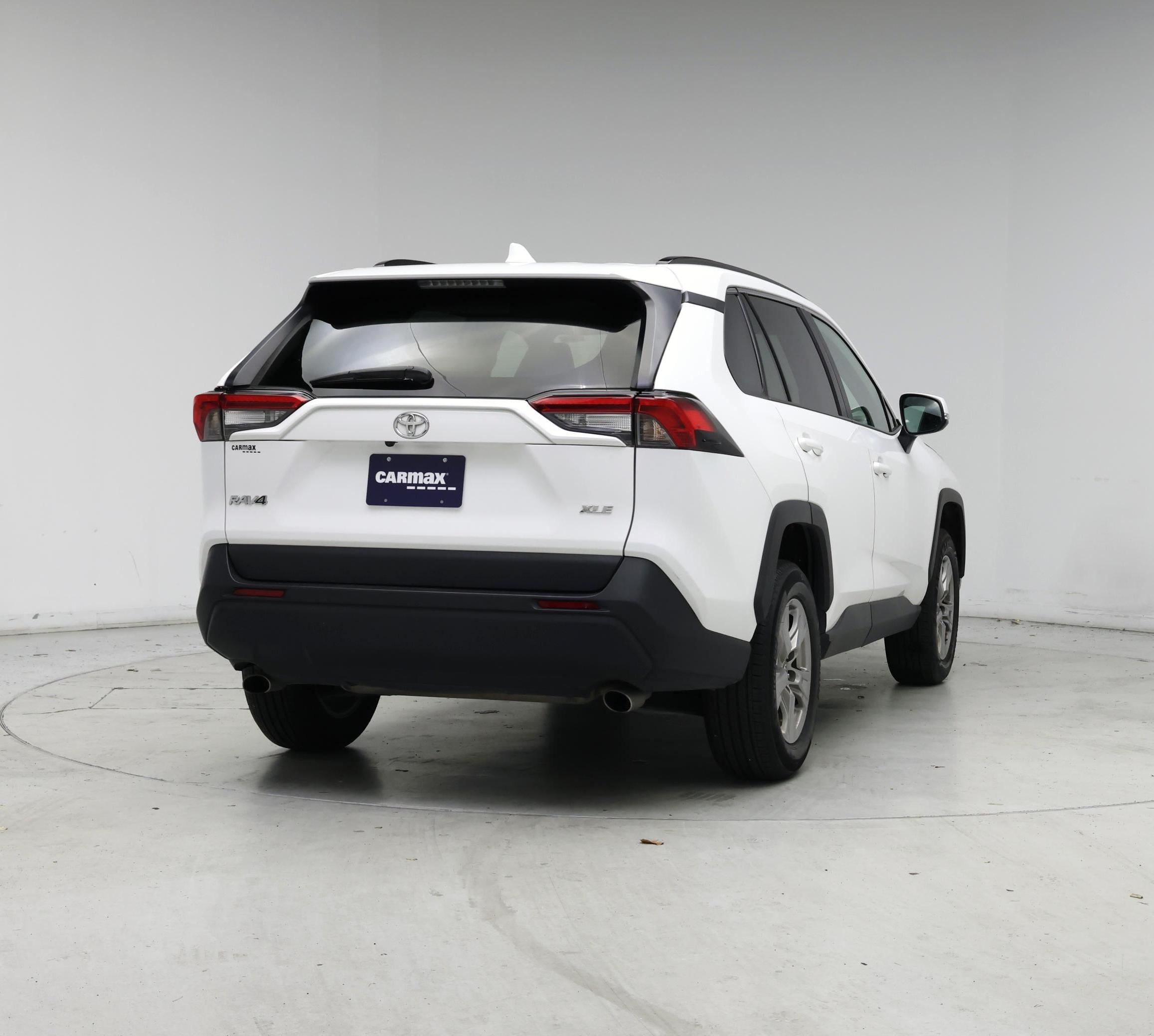 Thumbnail: 2023 Toyota RAV4 - 8