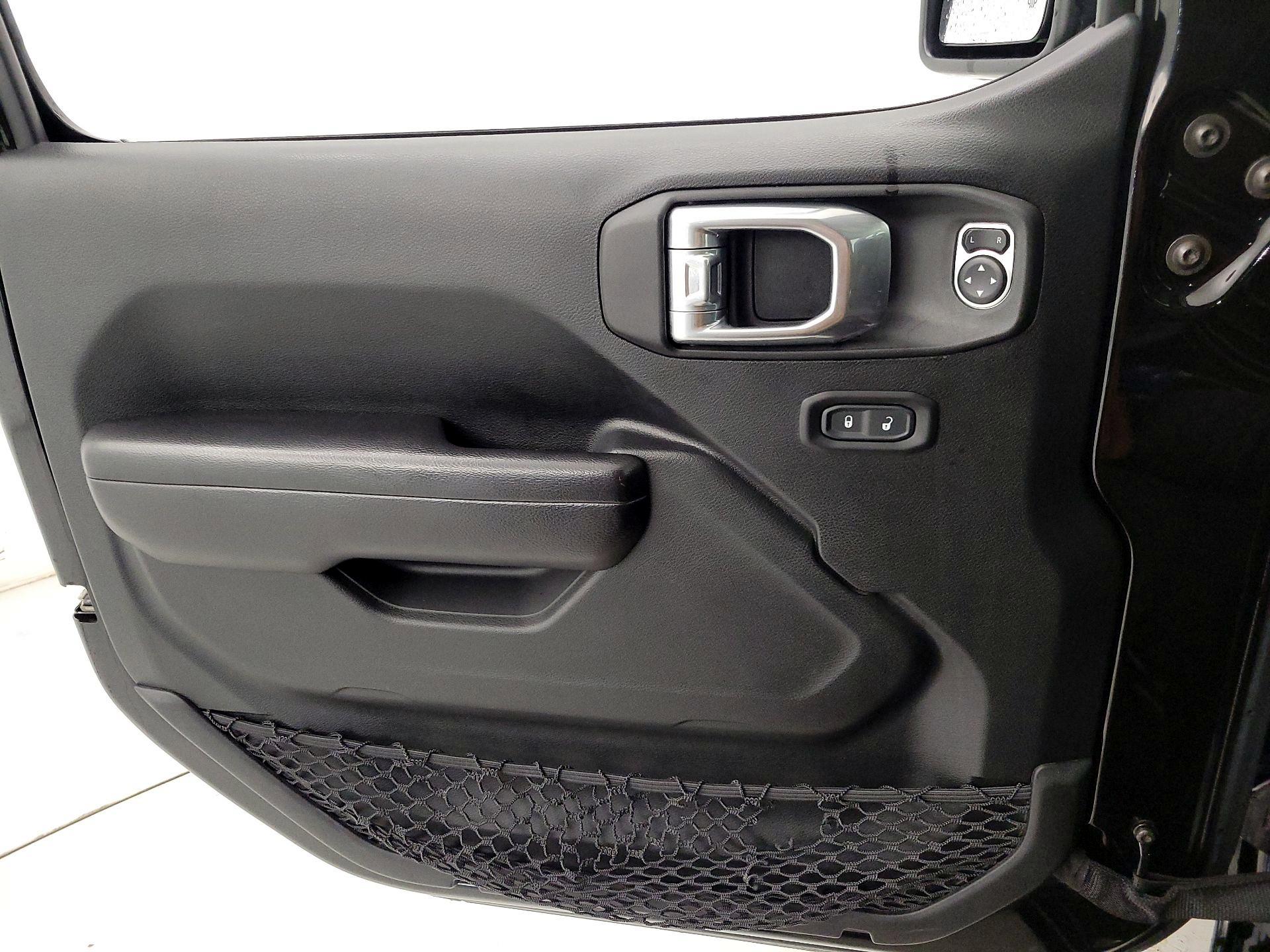 Thumbnail: 2021 Jeep Gladiator - 12