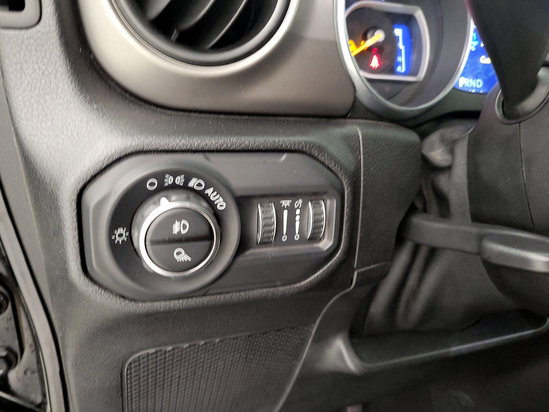 Thumbnail: 2021 Jeep Gladiator - 13