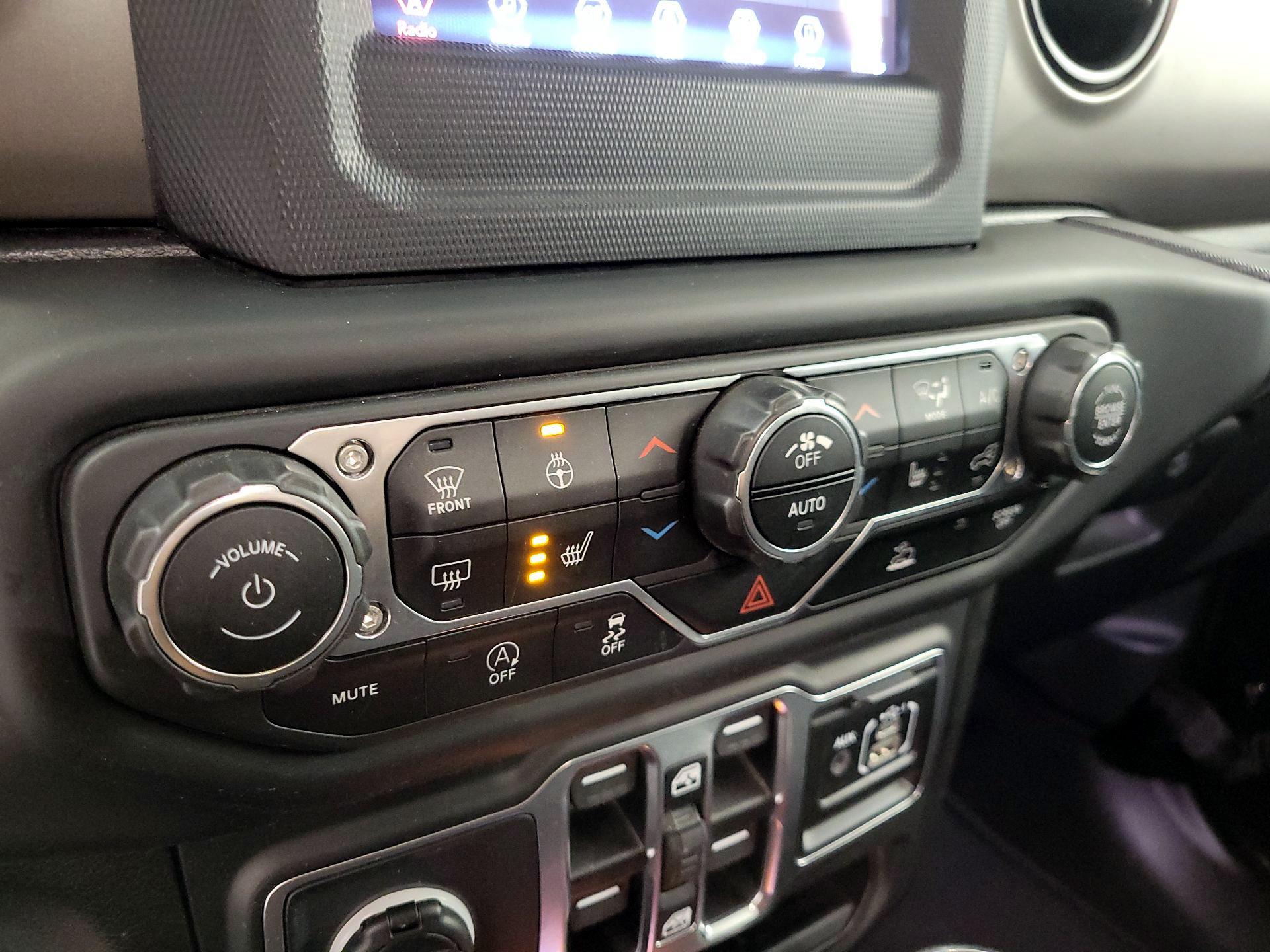 Thumbnail: 2021 Jeep Gladiator - 16