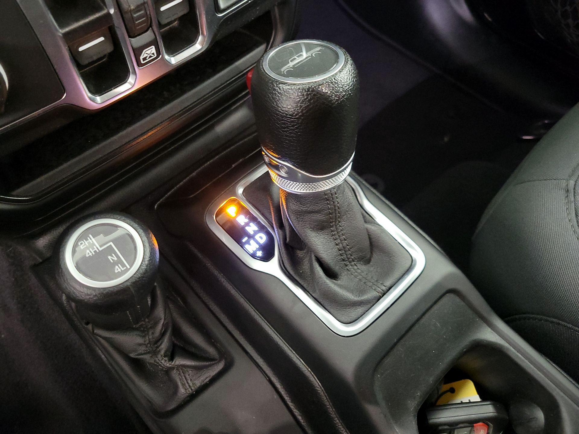 Thumbnail: 2021 Jeep Gladiator - 17